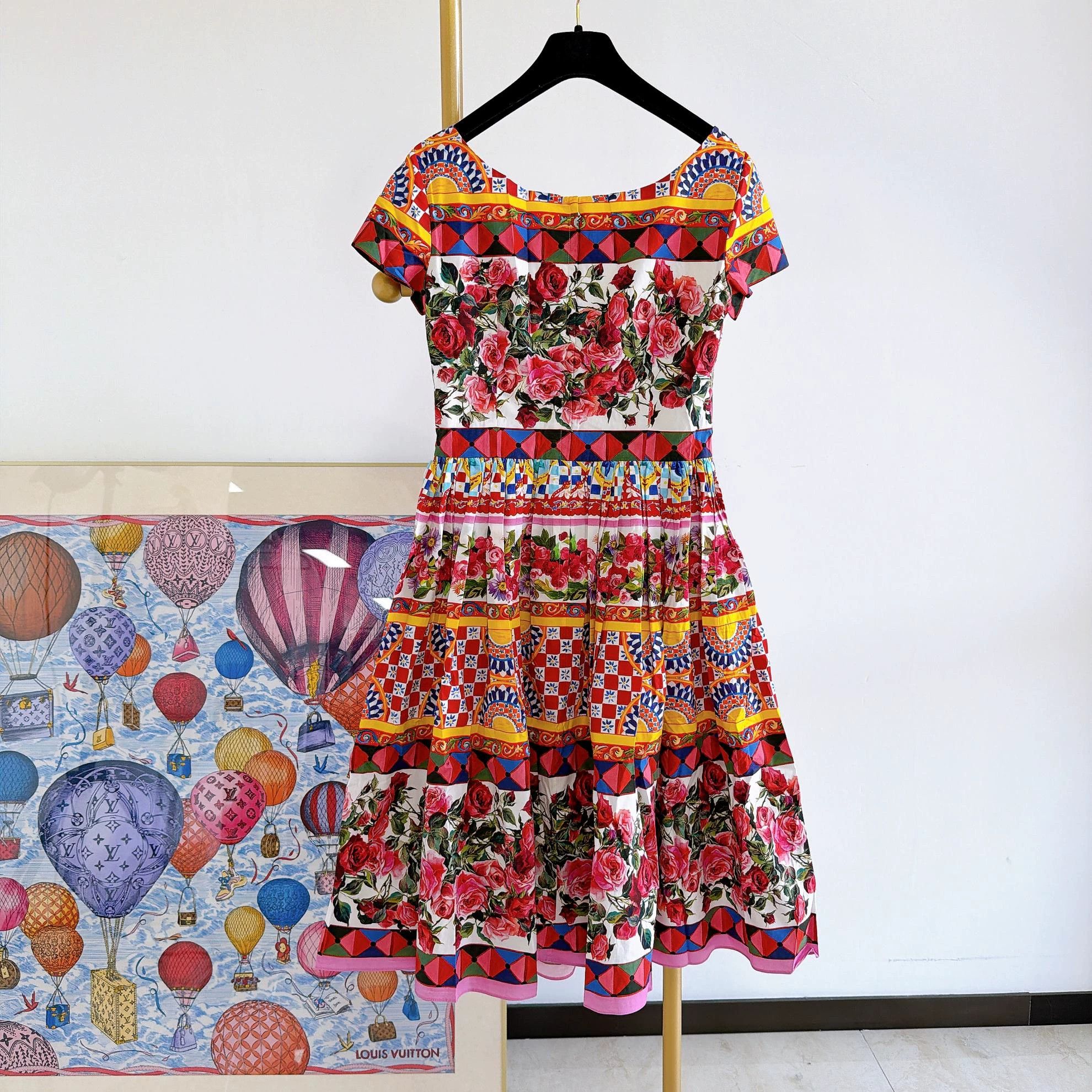 Dolce & Gabbana Dolce&Gabbana Printed Dress Size 42 New With Tags Size M / US 6-8 / IT 42-44 - 2 Thumbnail