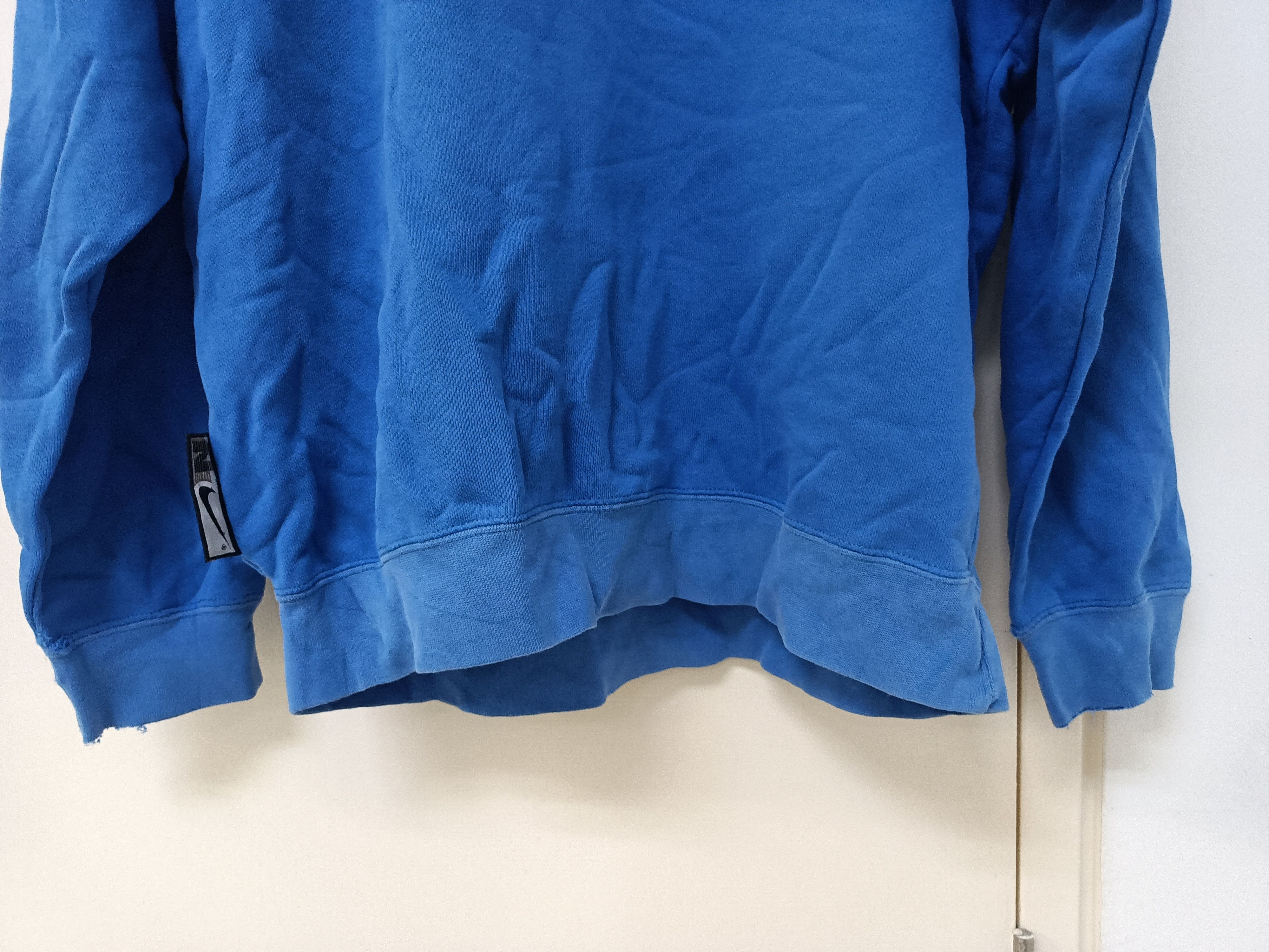 Nike Distressed sweatshirt nike vintage (embridered) Size US L / EU 52-54 / 3 - 3 Thumbnail