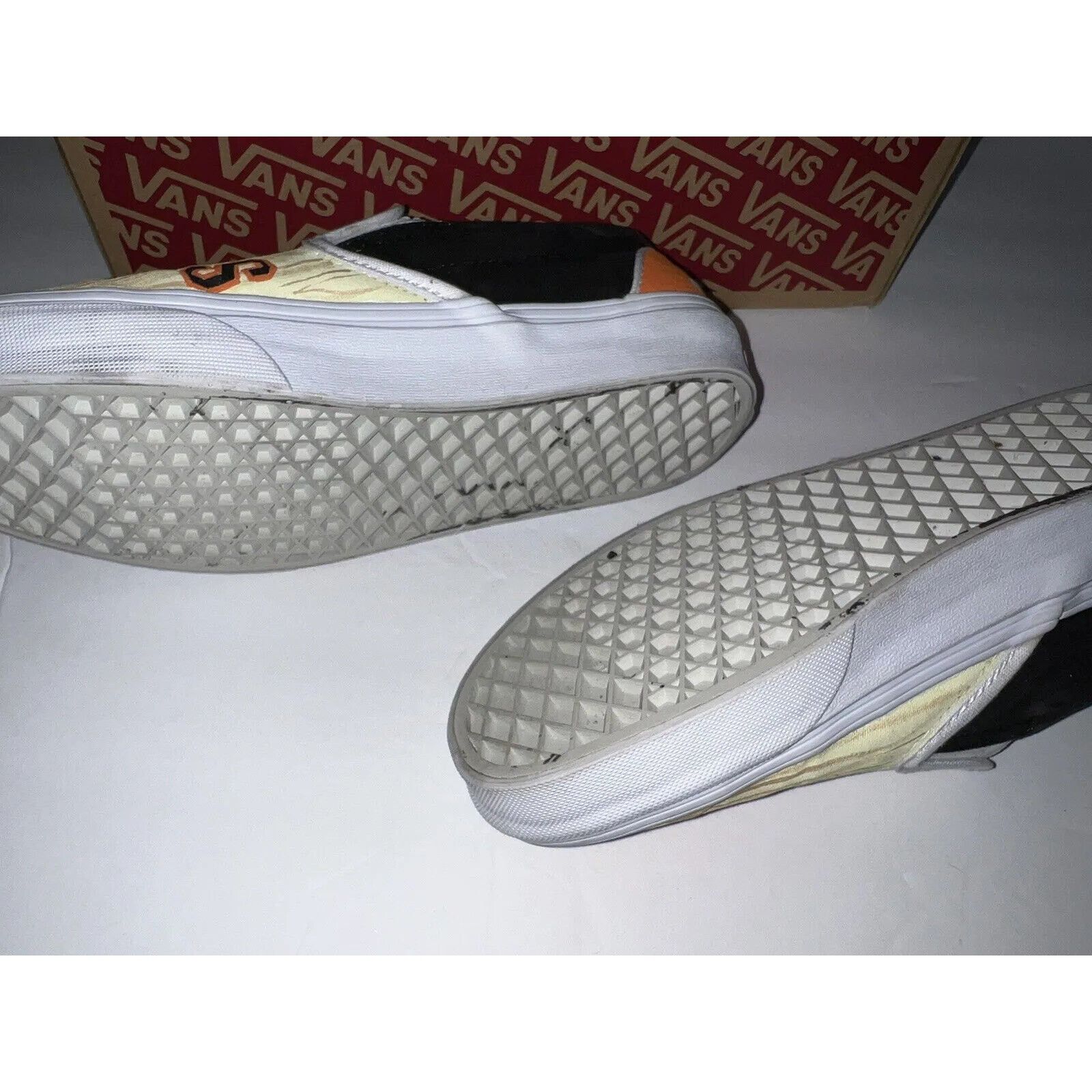 Vans Custom Made San Francisco 49ers Vans Womens Size 8 With Box Size US 8 / IT 38 - 4 Thumbnail
