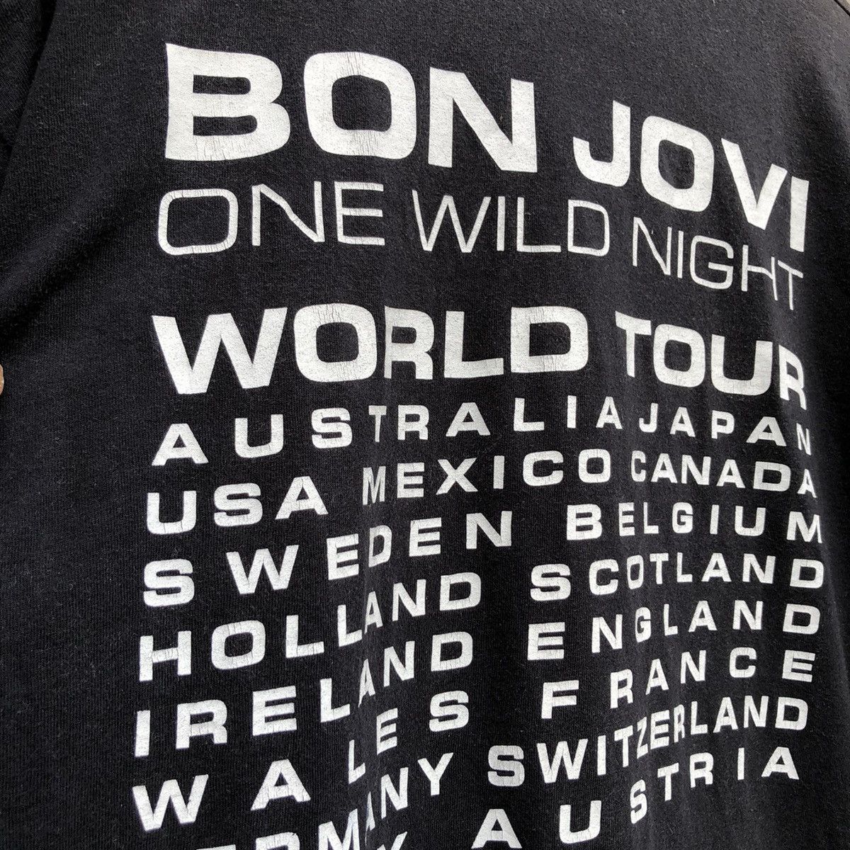 Band Tees Vintage Bon Jovi One Wild Night Tour Tshirt Size US L / EU 52-54 / 3 - 10 Thumbnail