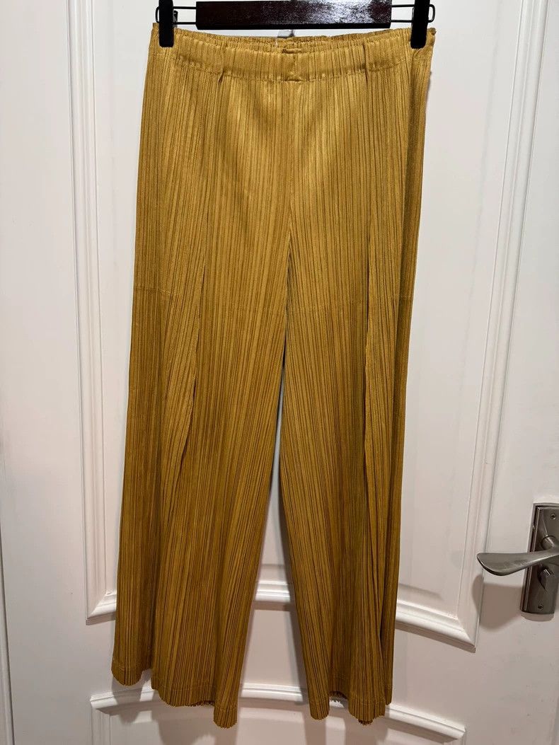 Issey Miyake issey miyake Ginger yellow wide-leg pants 2505-Nextarrow Size US 26 / EU 42 - 1 Thumbnail