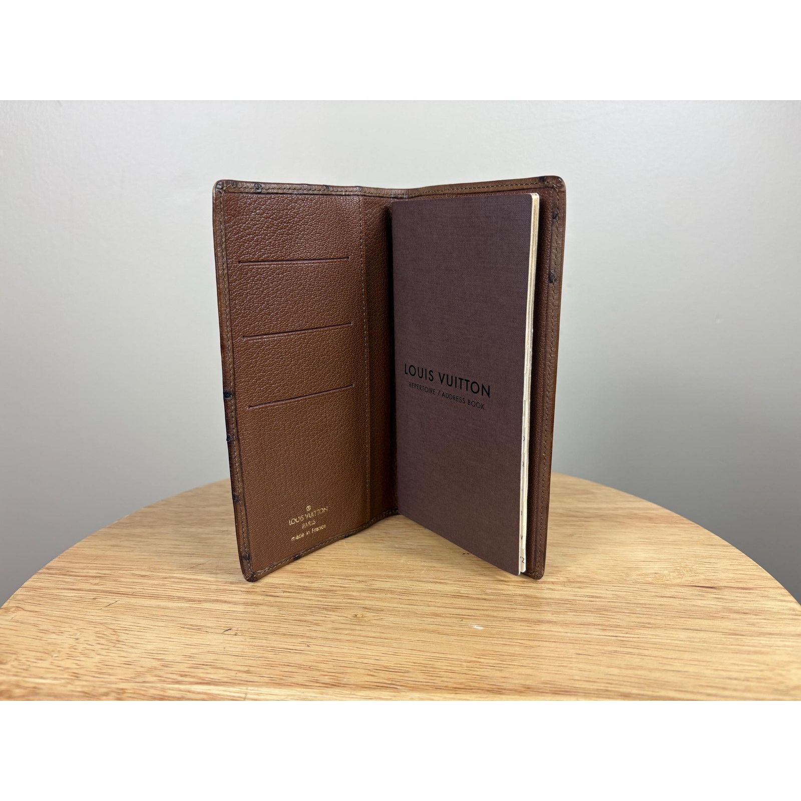 Louis Vuitton Authentic Louis Vuitton Brown Ostrich Check-book Cover Size ONE SIZE - 6 Thumbnail