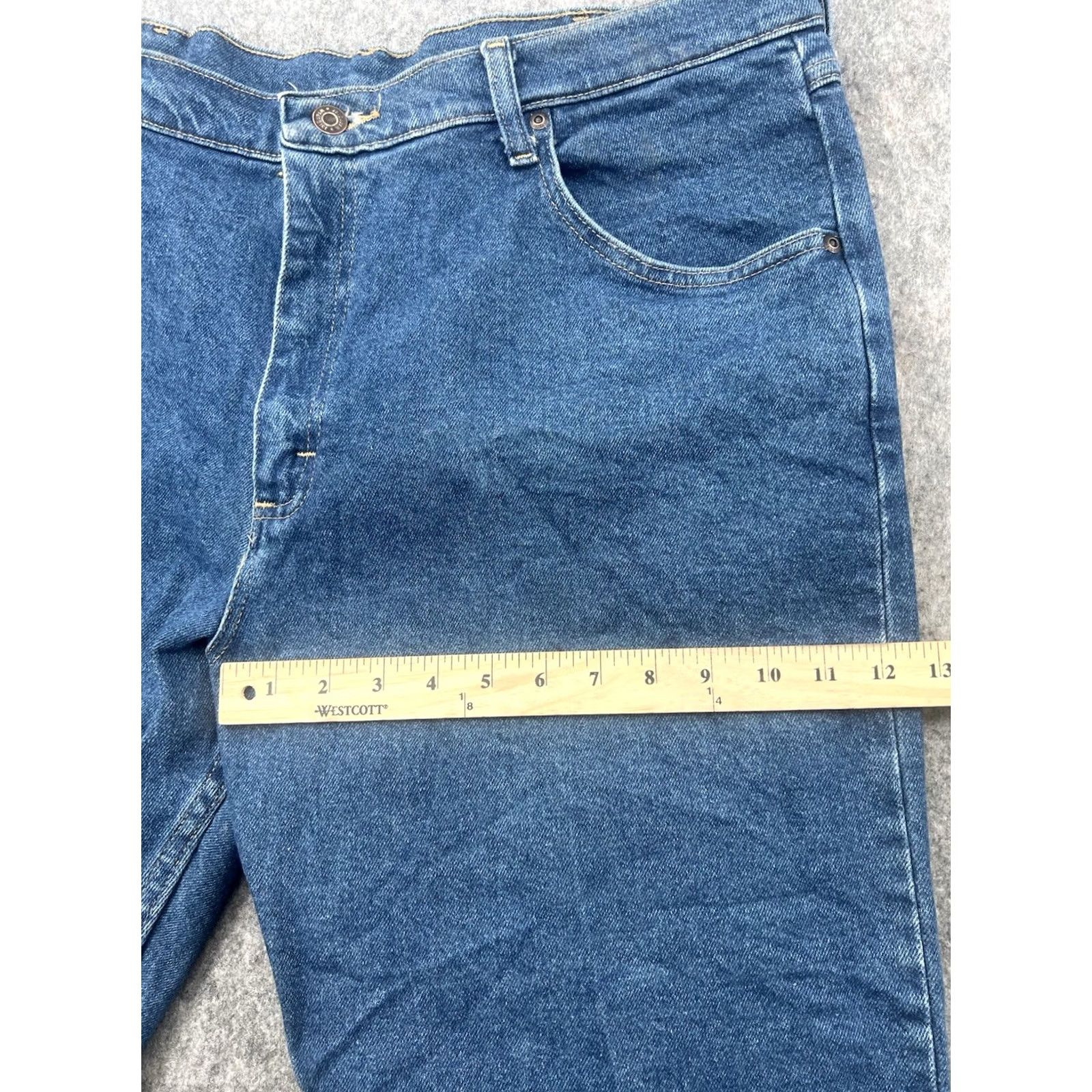 Wrangler Wrangler Jeans Men's Regular Fit Denim Medium Wash 38x32 Straight 5-Pocket Belt Loops Zipper Button Blue Size US 38 / EU 54 - 3 Thumbnail