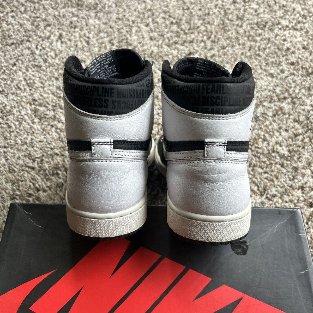 Jordan Brand Air Jordan 1 High OG Derek Jeter Re2pect Size US 8.5 / EU 41-42 - 5 Thumbnail