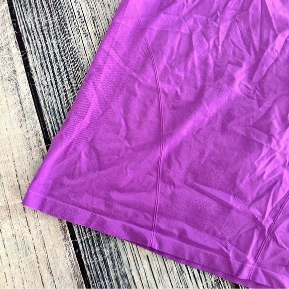 Fabletics Fabletics Neon Violet Feather Tech Performance Women's Shor Size M / US 6-8 / IT 42-44 - 3 Thumbnail