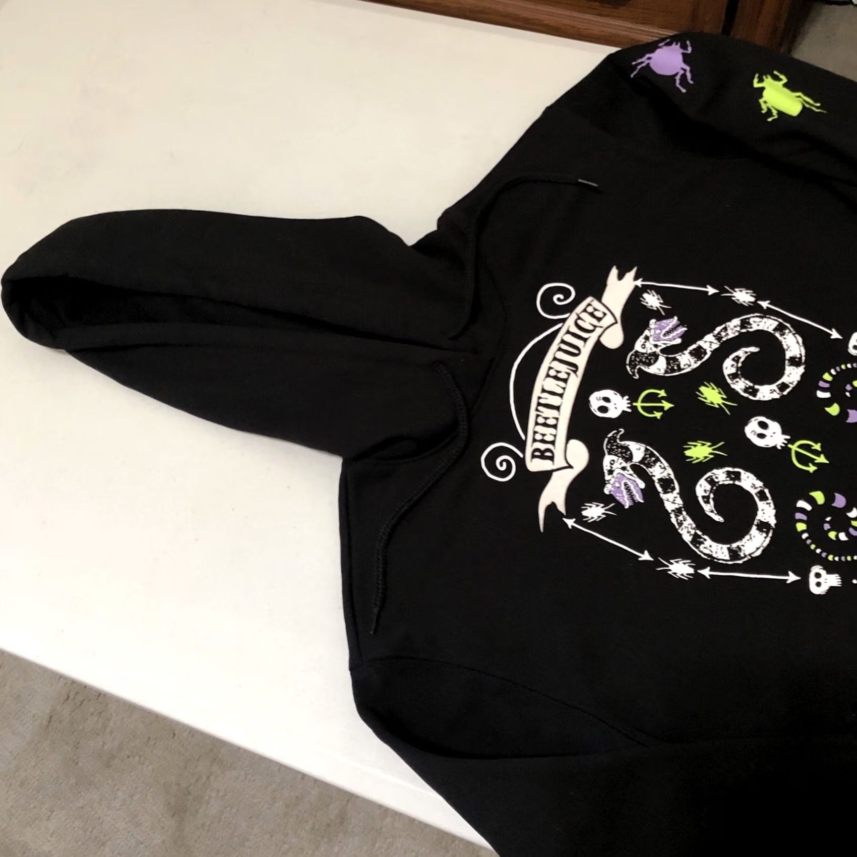 Vintage Beetlejuice Womens Graphic Print Hoodie Sandworm XS NWT Black Cotton Polyester Relaxed Fit Crew Neck Long Sleeve Pullover Baggy All Seasons Size XS / US 0-2 / IT 36-38 - 5 Thumbnail