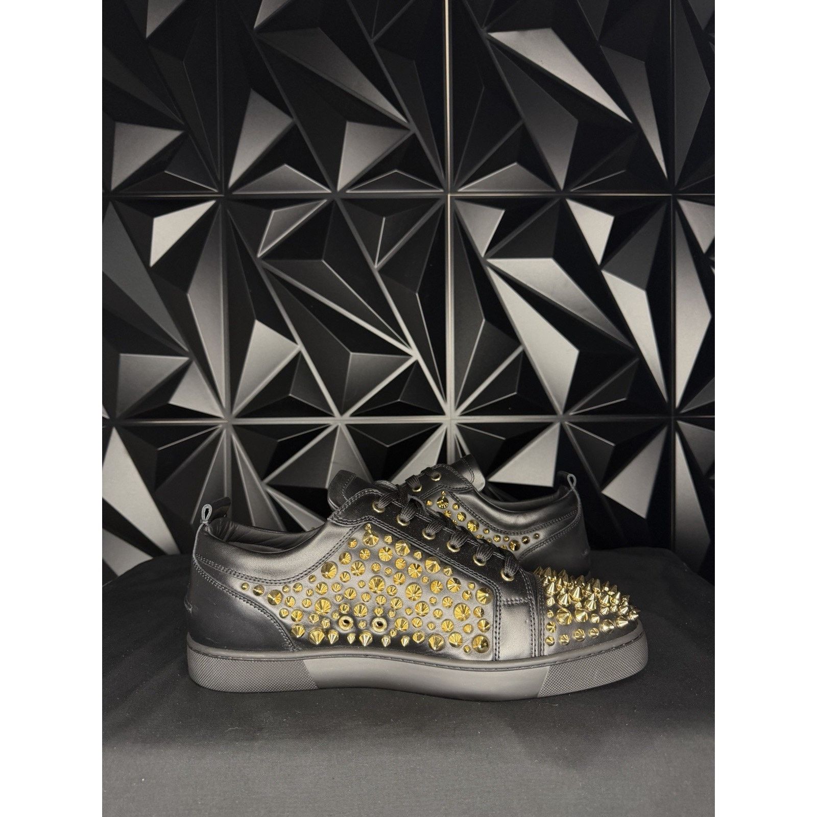 靴 Christian Louboutin Studs Sneakers 40 Christian Louboutin Christian Louboutin Black/fold Studed Leather