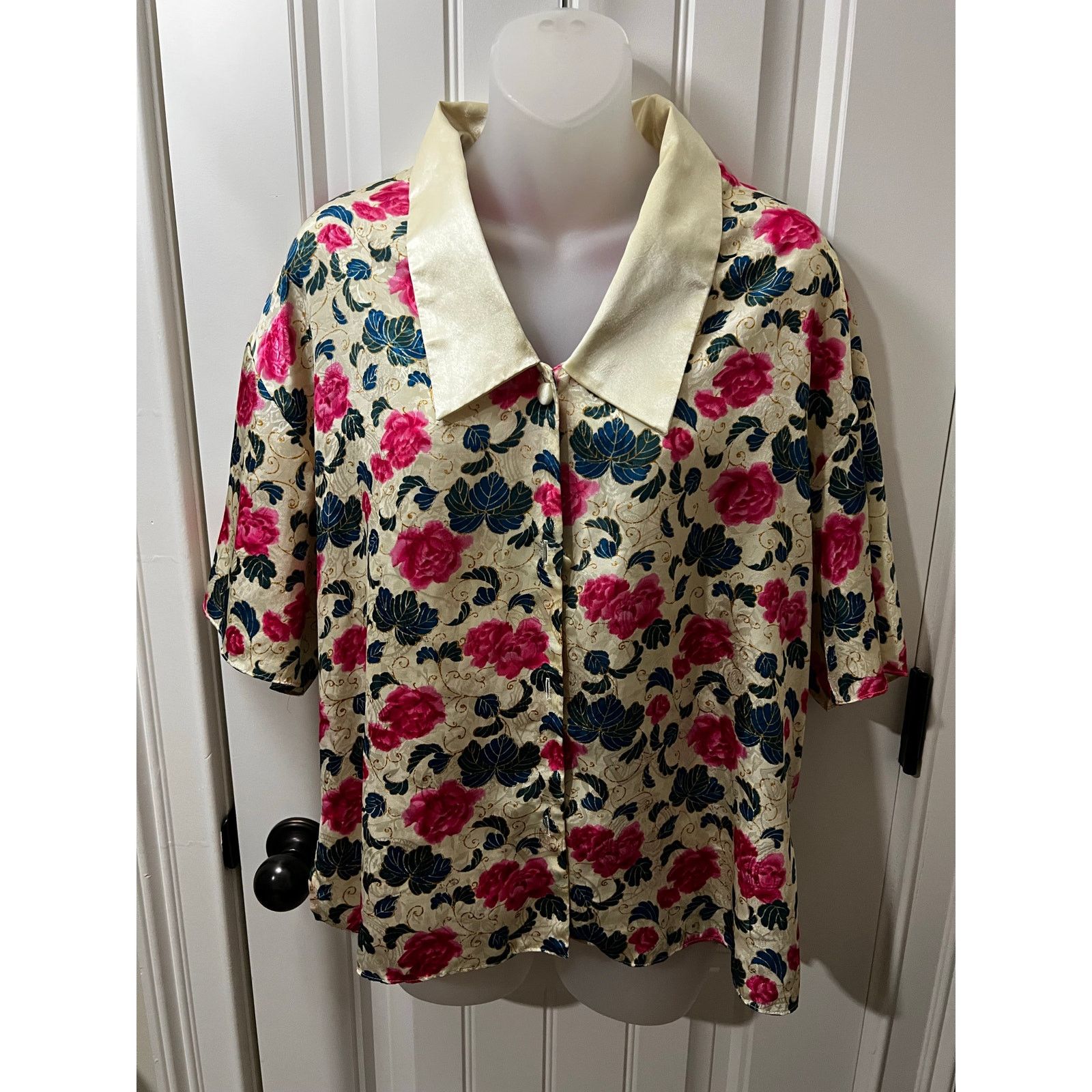 Victoria's Secret Gold Label vintage Satin Floral Pajama Top night shirt M Size M / US 6-8 / IT 42-44 - 2 Thumbnail