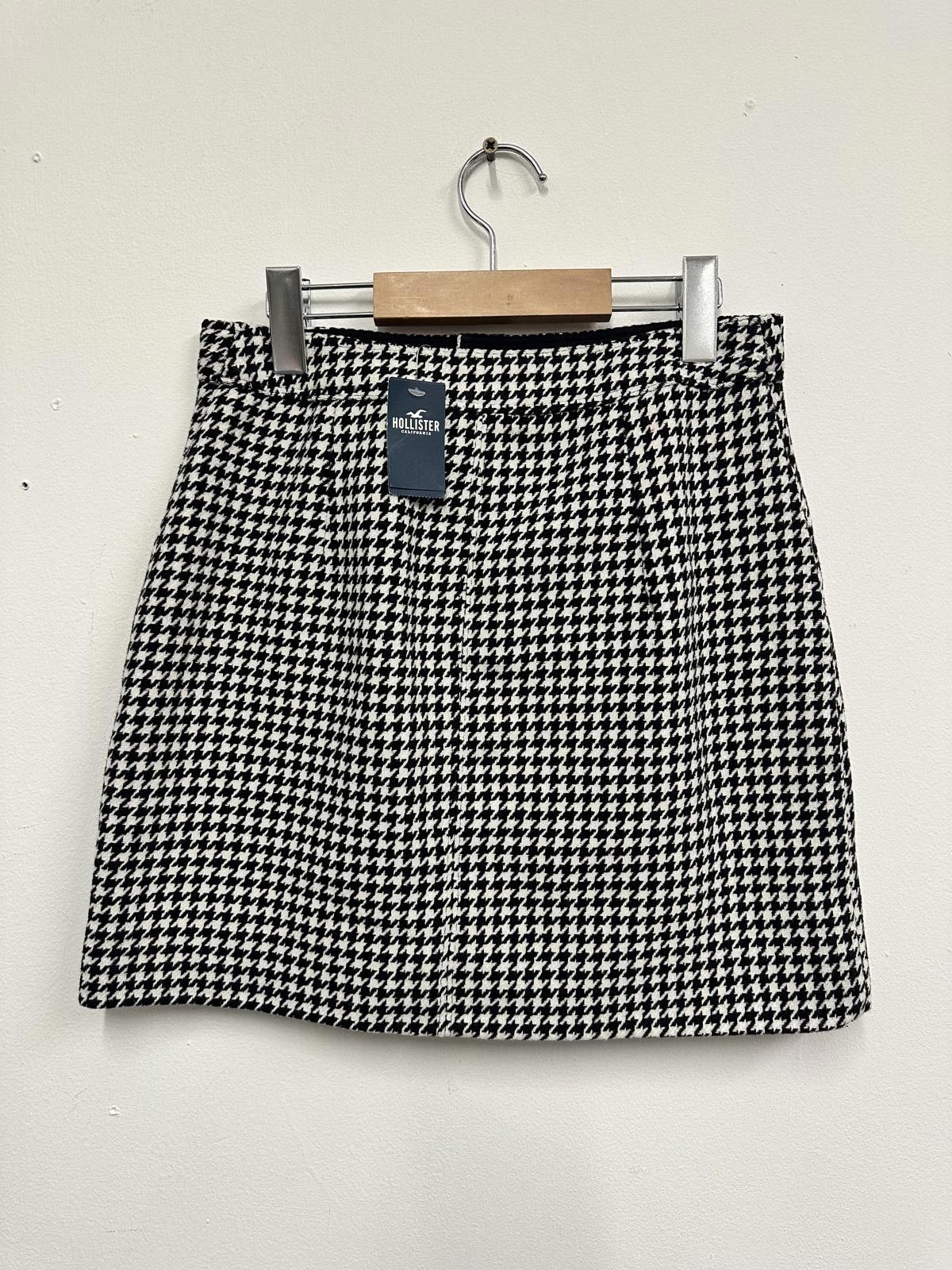 Hollister Hollister Ultra High-Rise Houndstooth Mini Skirt Size 28" / US 6 / IT 42 - 2 Thumbnail