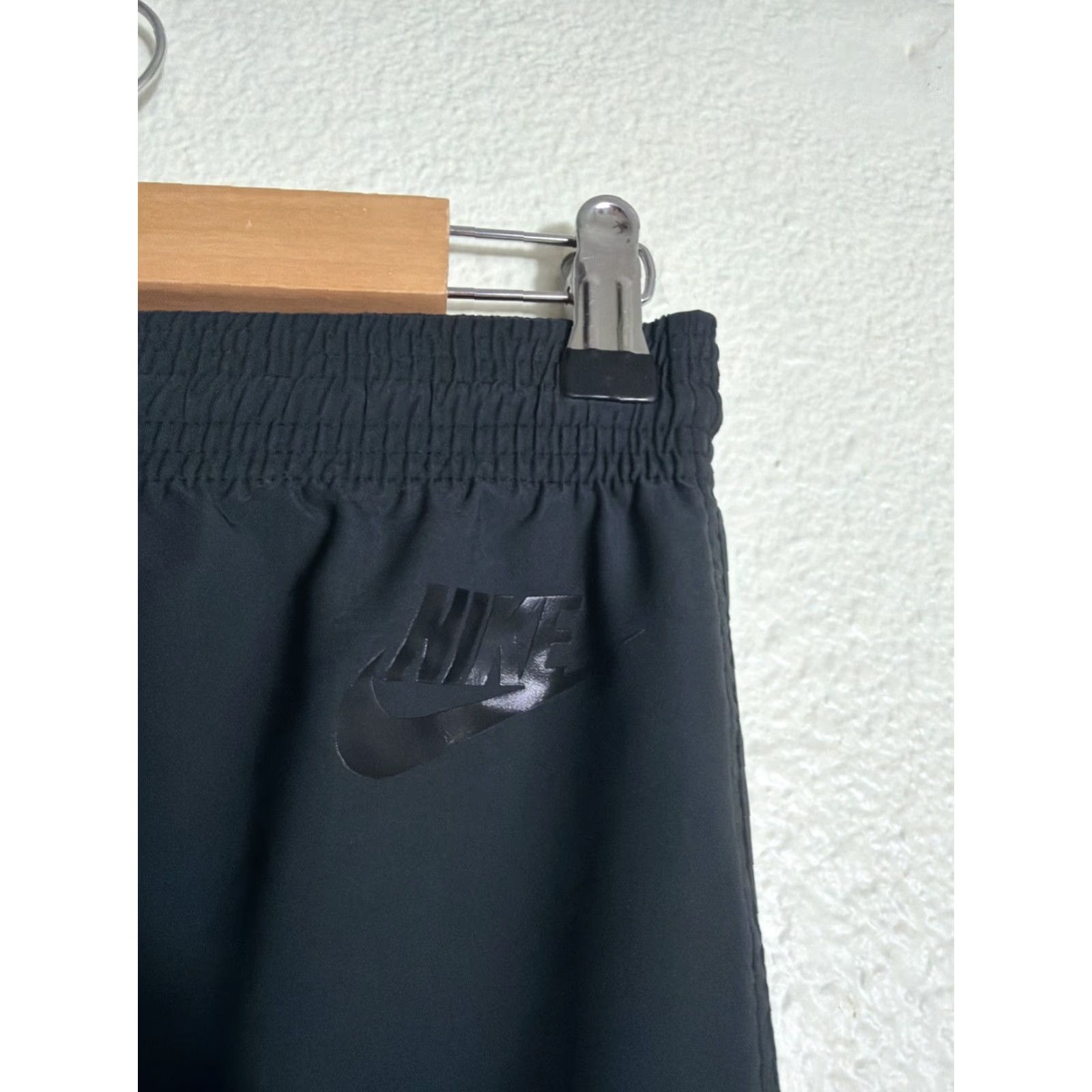 Nike Nike Women's XS Black Bonded Woven Cuffed Jogger Pants 614913-010 Athletic Track Pants Jogger Womens XS Black Solid 27in Inseam Nike Dri-FIT Size 26" / US 2 / IT 38 - 6 Thumbnail