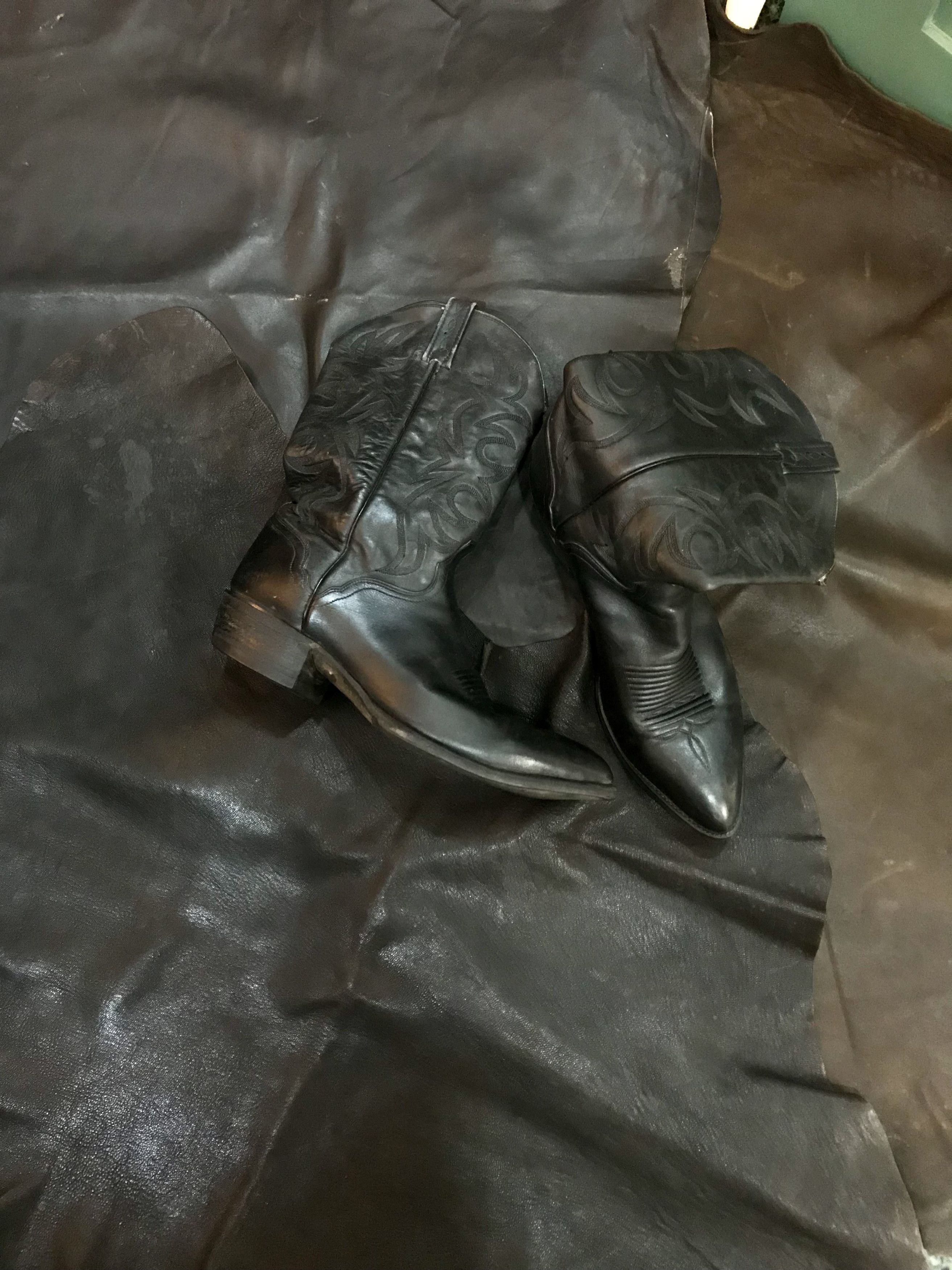 Other BLACK LEATHER COWBOY BOOTS WITH TRADITIONAL WOOD NAILS Size US 14 / EU 47 - 3 Thumbnail