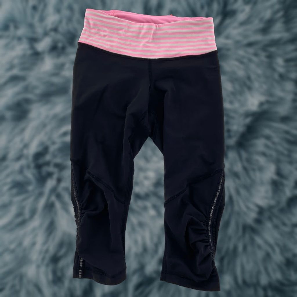 Lululemon Lululemon Leggings Size 4 Cropped Black Pink Pockets Yoga Activewear Womens Size 27" / US 4 / IT 40 - 1 Thumbnail