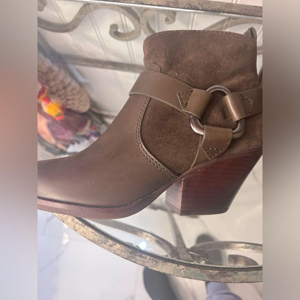 Vince Camuto Vince Camuto brown leather/suede Booties size 7.5 Size US 7.5 / IT 37.5 - 8 Thumbnail