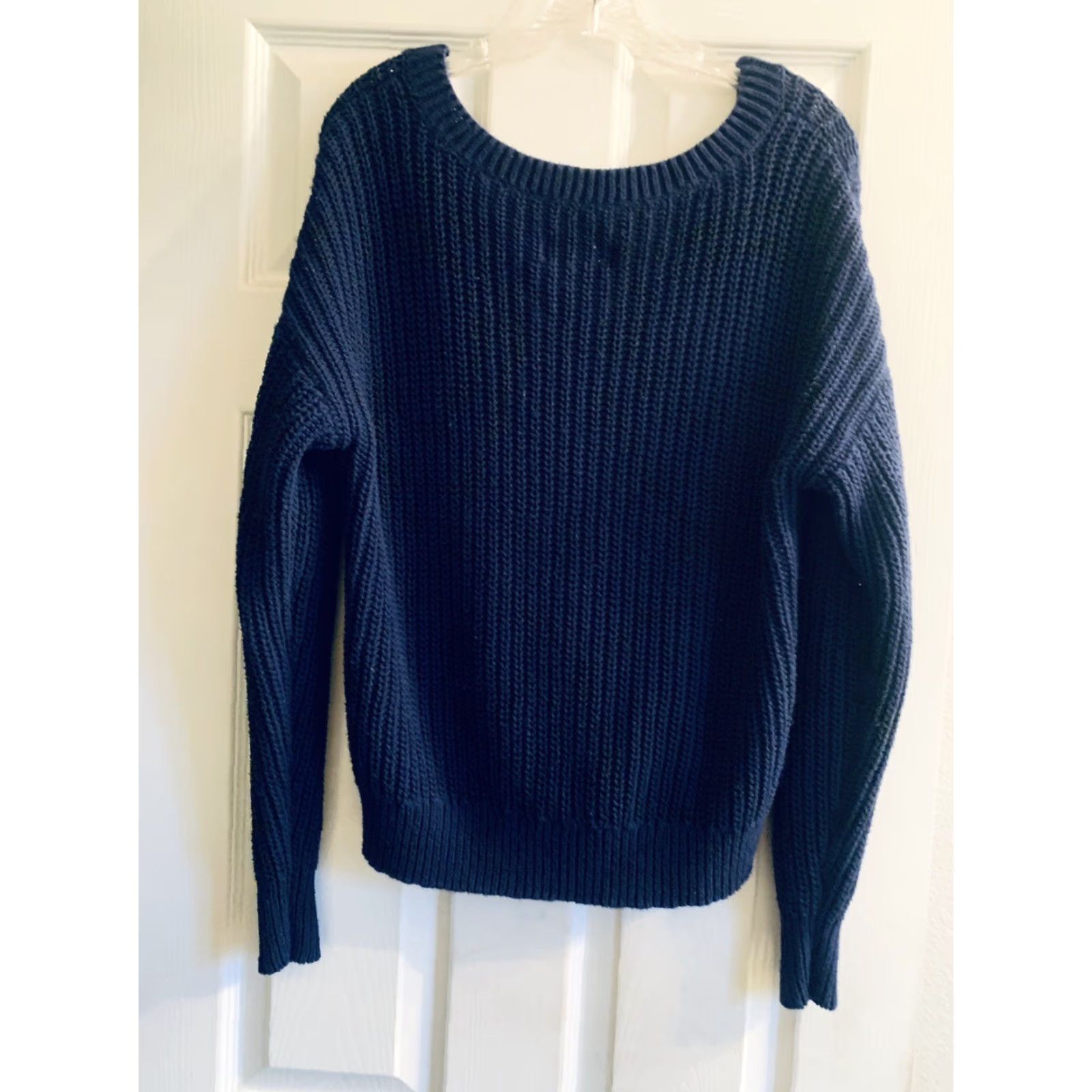 Victoria's Secret Victoria's Secret Blue Solid Long Sleeve V Neck Knit Sweater XS User: Victoria's Secret Blue Solid Long Sleeve V-Neck Knit Sweater XS Size XS / US 0-2 / IT 36-38 - 4 Thumbnail