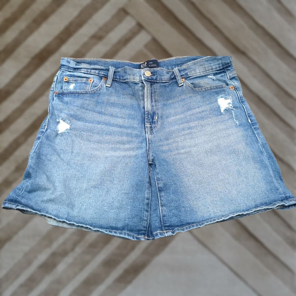 Gap Gap Women Bermuda Short 14 Denim Distressed Blue 5” Casual Shorts Pockets Cotton Size 36" / US 14 / IT 50 - 1 Thumbnail