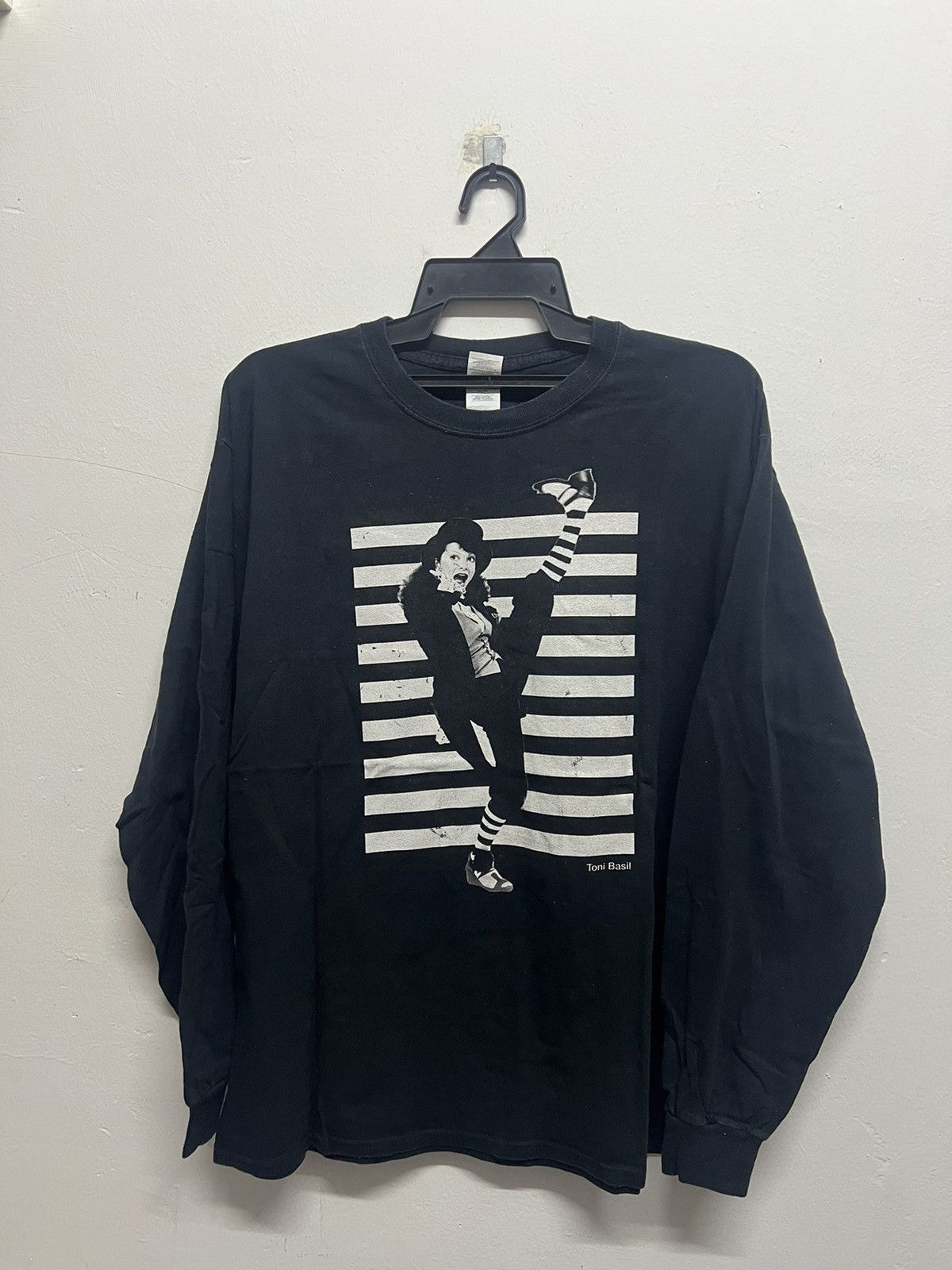 Disney × Vintage Vintage Tony Basil Mickey Artist Tee Size US L / EU 52-54 / 3 - 1 Thumbnail
