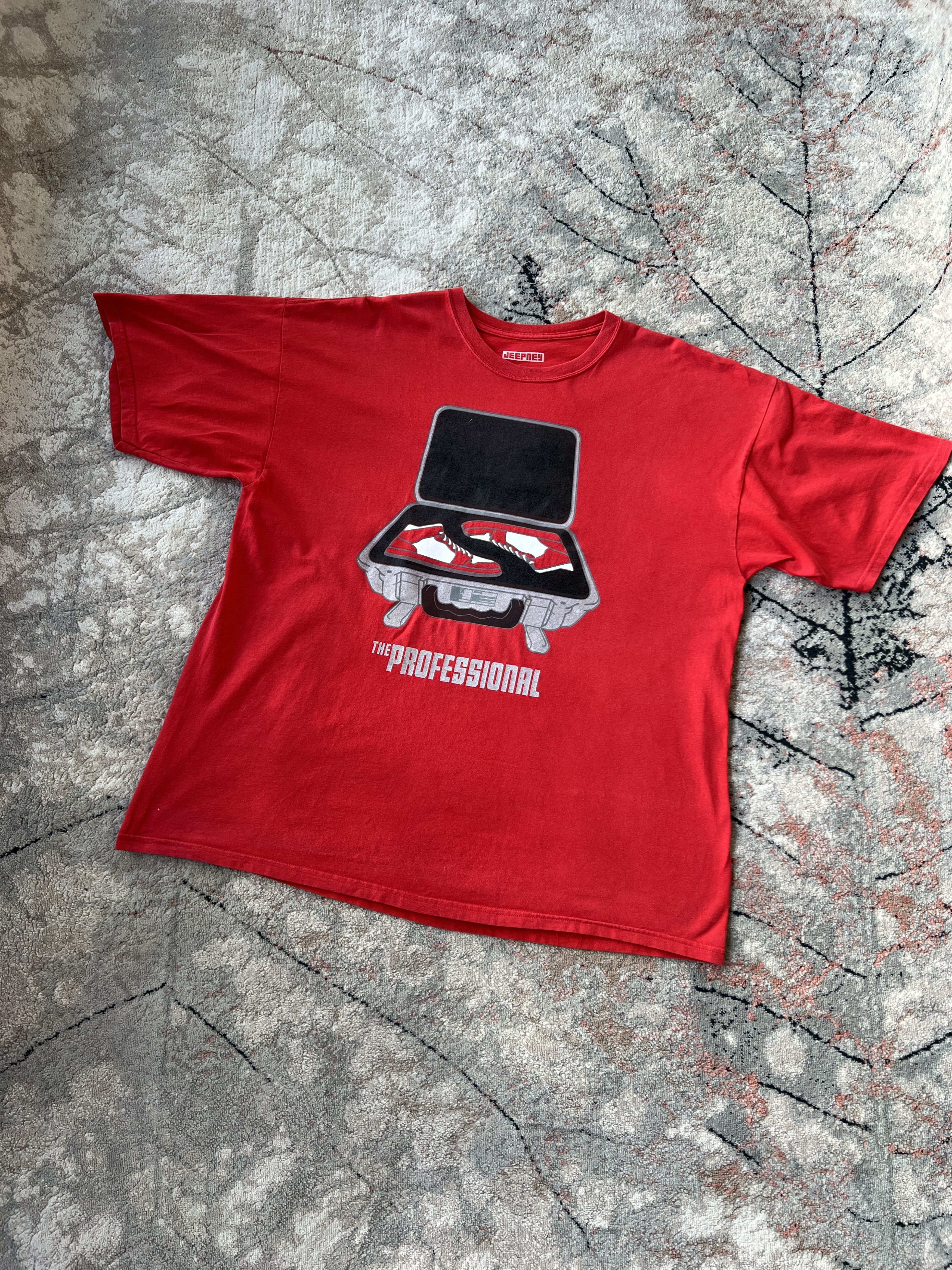 Vintage Jeepney The Professional Made In USA Tee Size US XXL / EU 58 / 5 - 1 Thumbnail