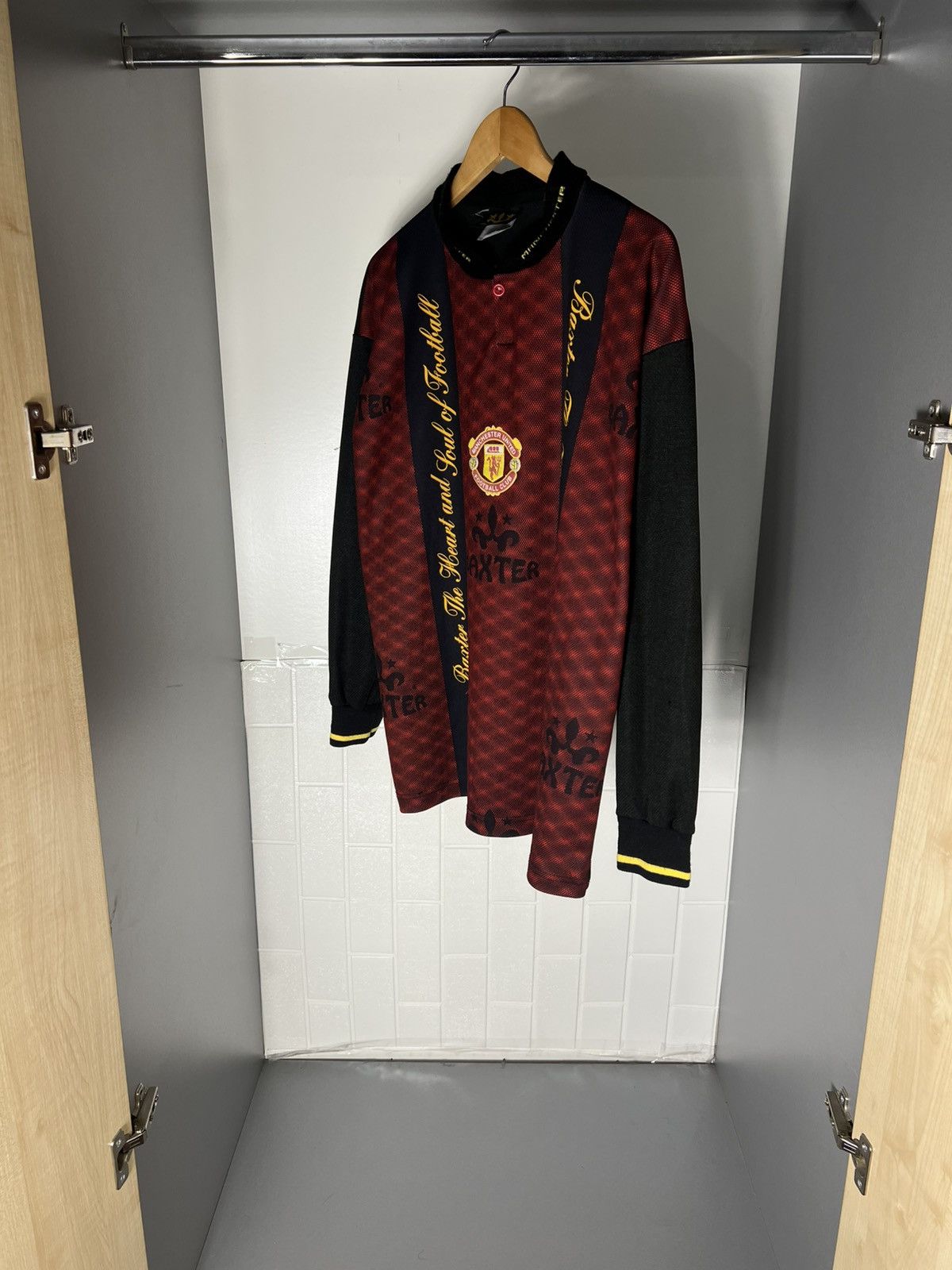 Vintage VERY RARE MANCHESTER UNITED ENGLAND SOCCER JERSEY RETRO 90s Size US M / EU 48-50 / 2 - 7 Thumbnail