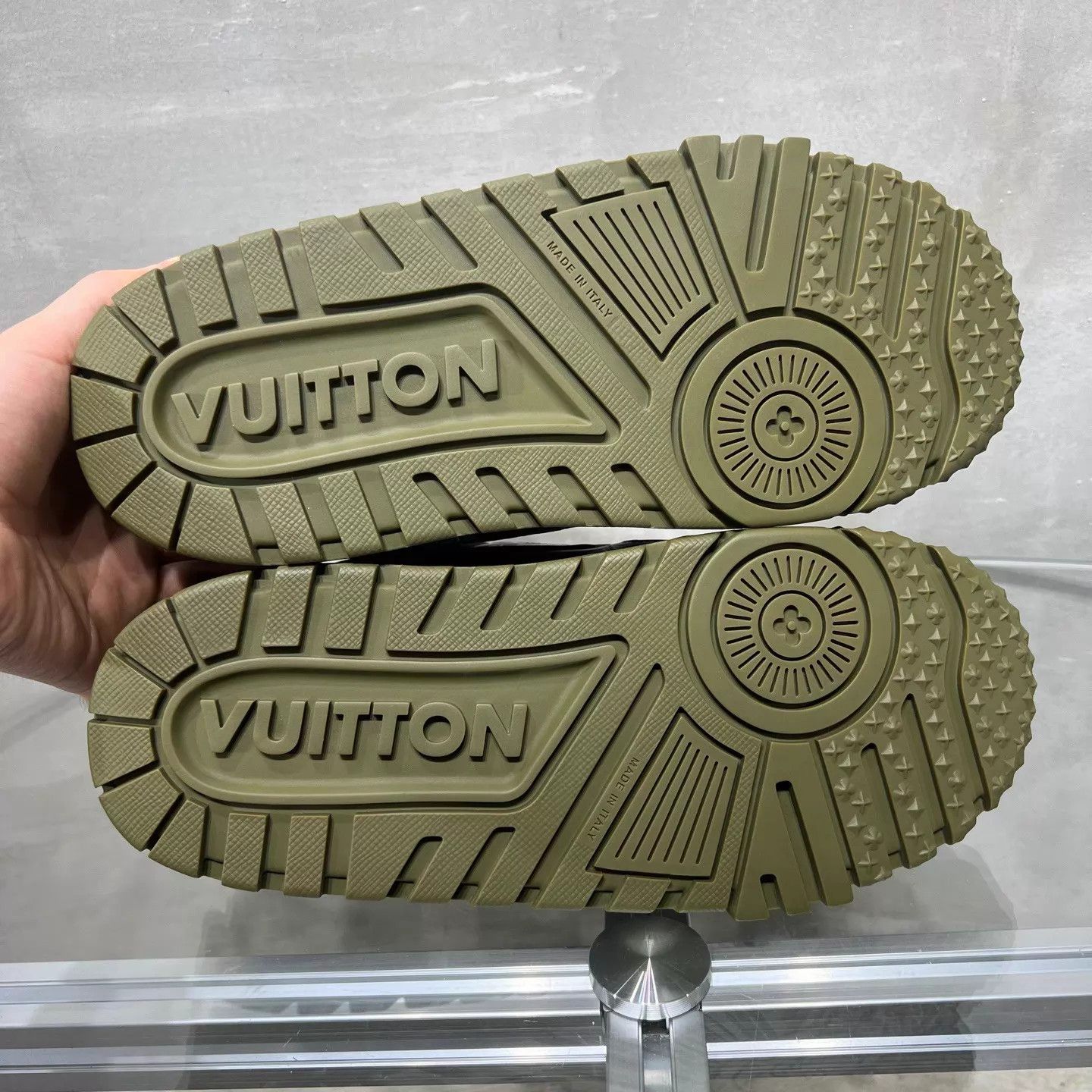 Louis Vuitton LV Trainer Maxi Green Camo Monogram UK7.5 New Size US 8.5 / EU 41-42 - 7 Thumbnail