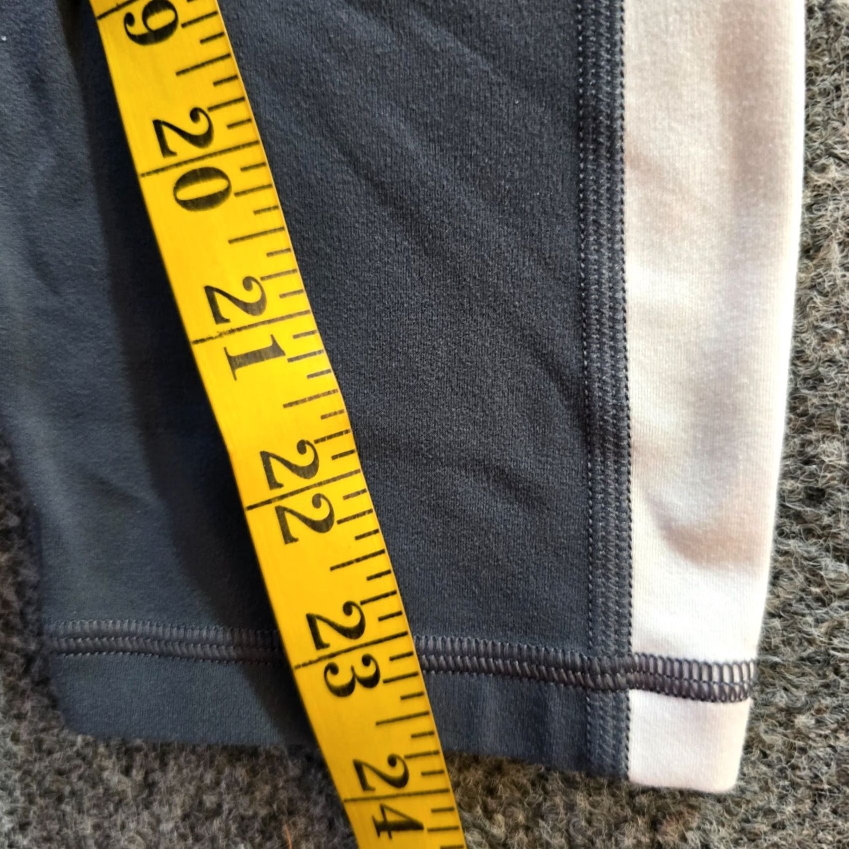 Athleta Athleta Pants Womens Large Gray Striped Elation 7/8 Cropped Stretch Athletic Pants Size 36" / US 14 / IT 50 - 6 Thumbnail
