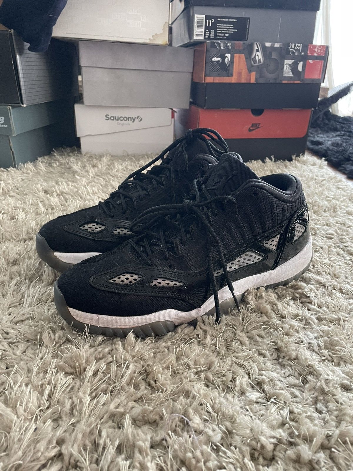 Jordan Brand Jordan 11 Low IE Space Jam Size US 9.5 / EU 42-43 - 1 Thumbnail