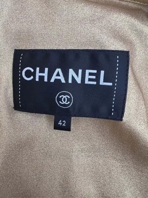 Chanel Chanel Black and Gold Cropped Jacket . Size S / US 4 / IT 40 - 4 Thumbnail