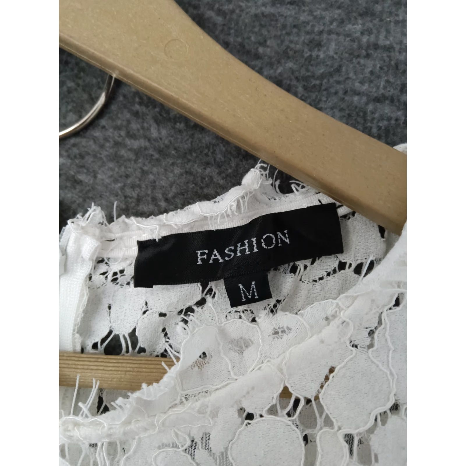Vintage VINTAGE FASHION Women’s White Lace Sheath Midi Cap Sleeve Floral Lined Dress M - Party/Cocktail Size M / US 6-8 / IT 42-44 - 6 Thumbnail
