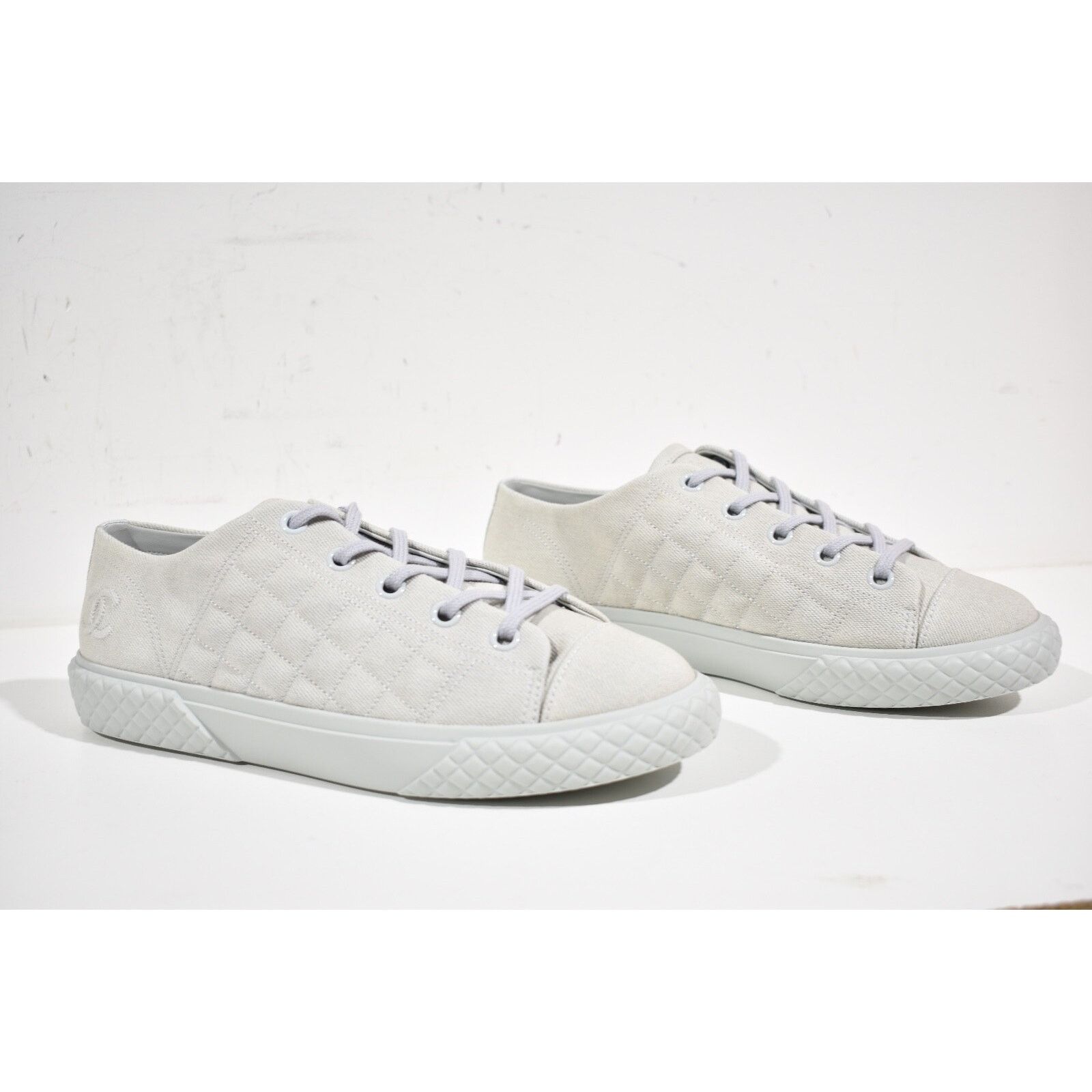 Chanel 22C Denim CC Logo Low Top Flat Runner Trainer Sneaker 39 Size US 9 / IT 39 - 4 Thumbnail