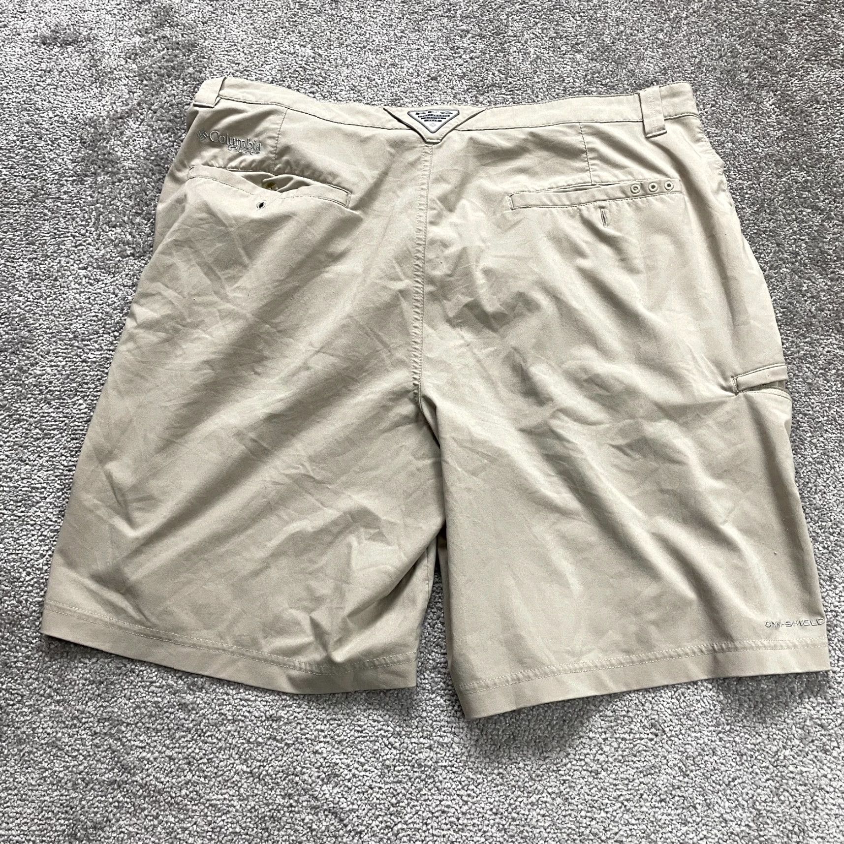 Vintage Columbia PFG Omni Shield Shorts 40x9 Beige Stretch Active Outdoor Golf Men Size US 38 / EU 54 - 2 Thumbnail