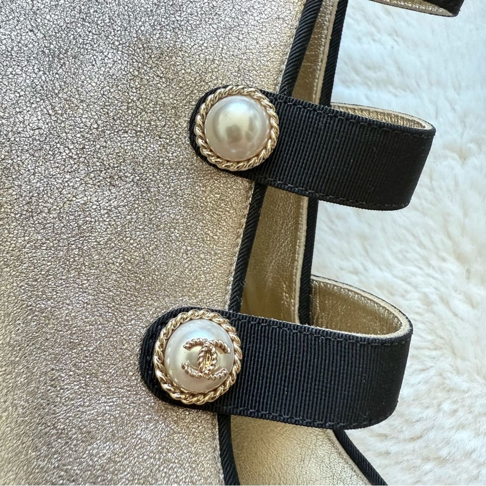 Chanel NEW!! Chanel 2018 Gold Pearl Button Boots Heels 38 EU 1400$ Size US 8 / IT 38 - 2 Thumbnail