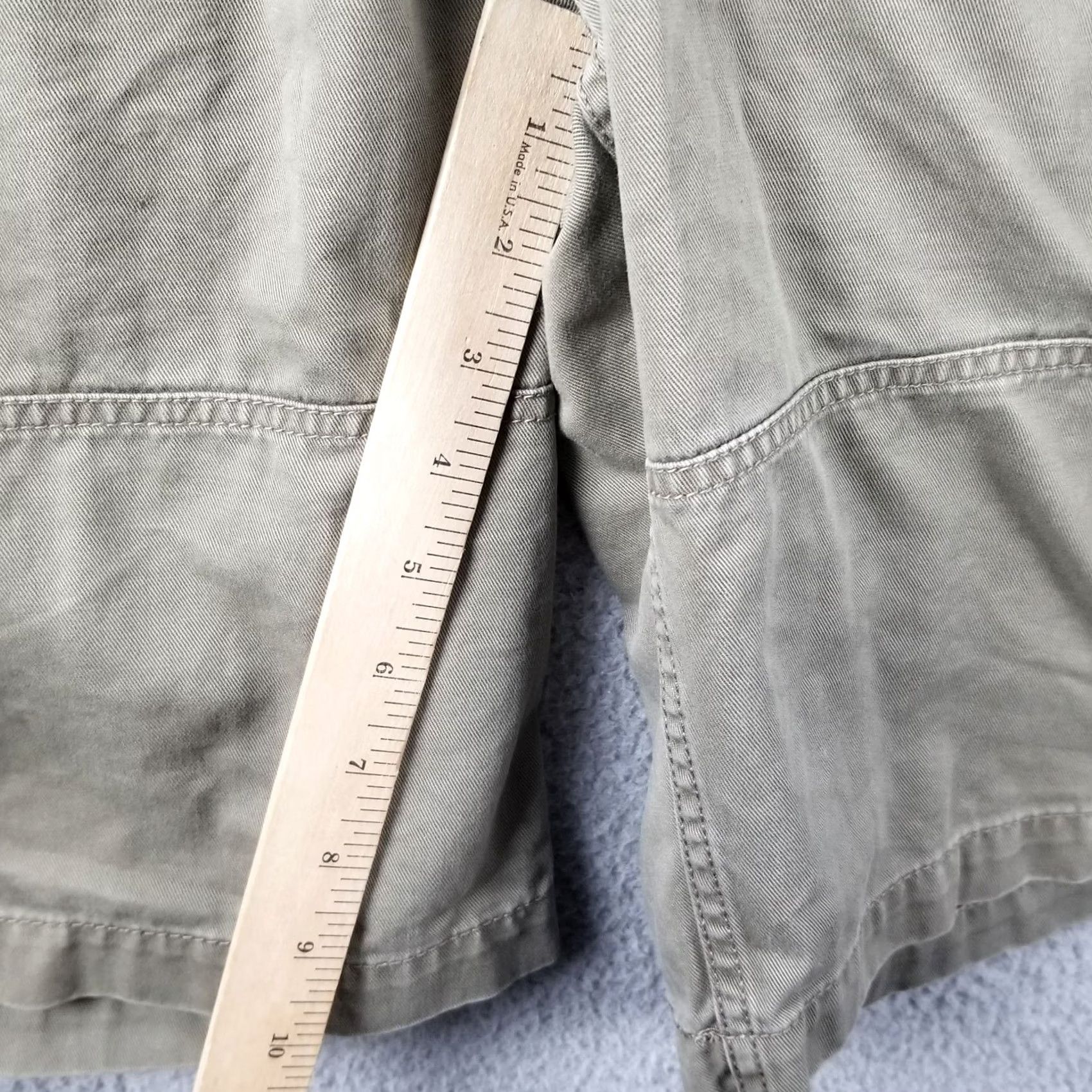 Old Navy Old Navy Surplus Cargo Shorts Mens 31 Brown Khaki Beige Cargo Army Casual Mens Shorts 31 Size US 31 - 5 Thumbnail