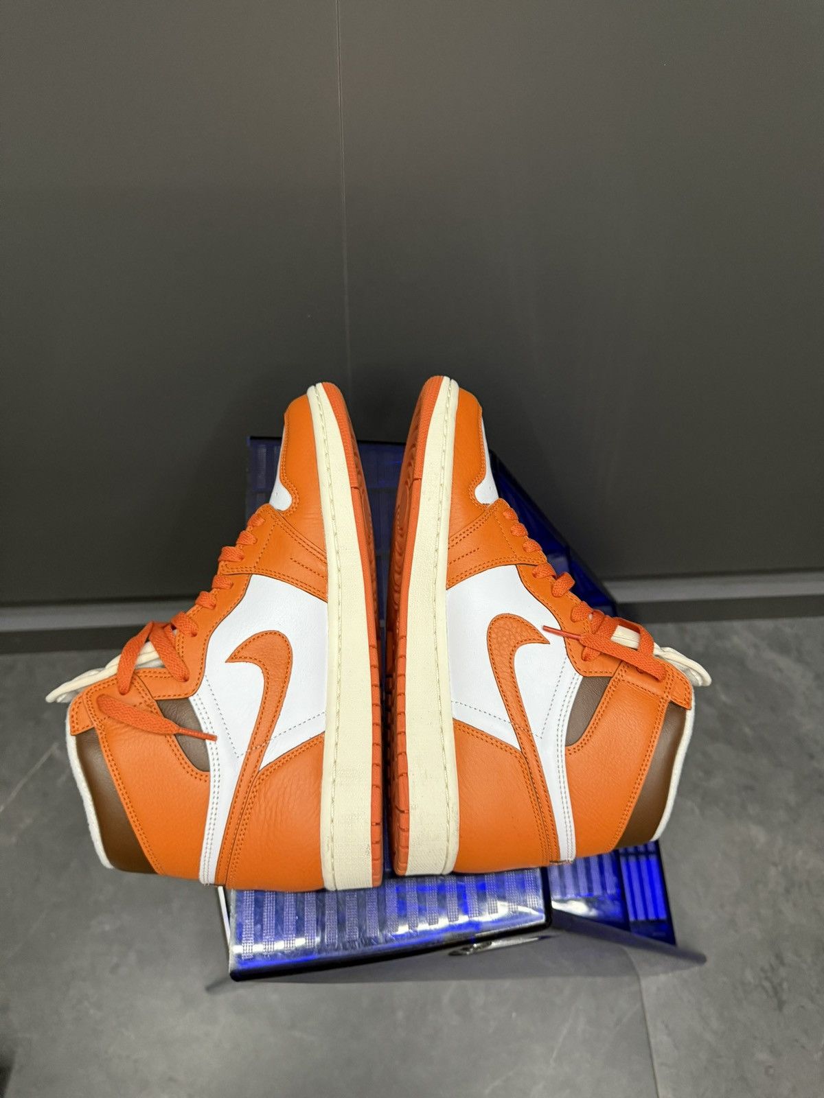 Jordan Brand Jordan 1 High Starfish Womens 11 Mens 9.5 DO9369-101 Size US 9.5 / EU 42-43 - 5 Thumbnail