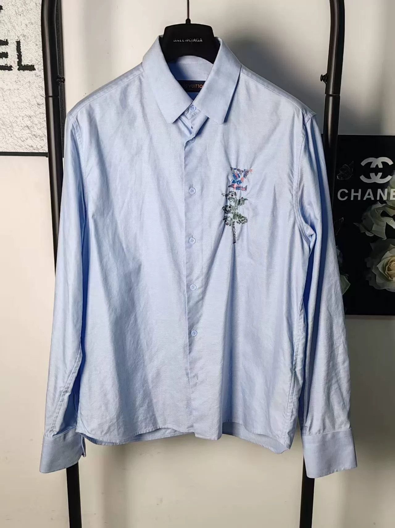 Louis Vuitton Louis Vuitton Retro Embroidered White Shirt xs Men Size US XS / EU 42 / 0 - 1 Thumbnail