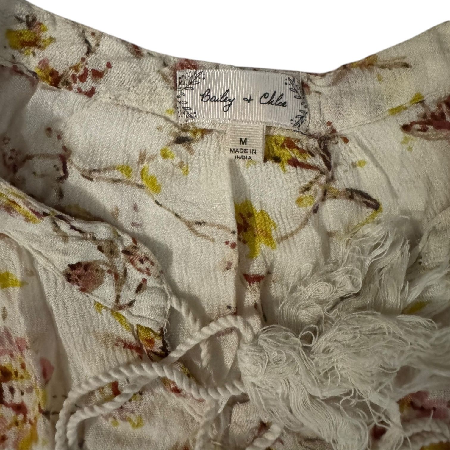 Other Bailey & Chloe Cream Colored Floral Top w/Flared Arms – M Size M / US 6-8 / IT 42-44 - 2 Thumbnail