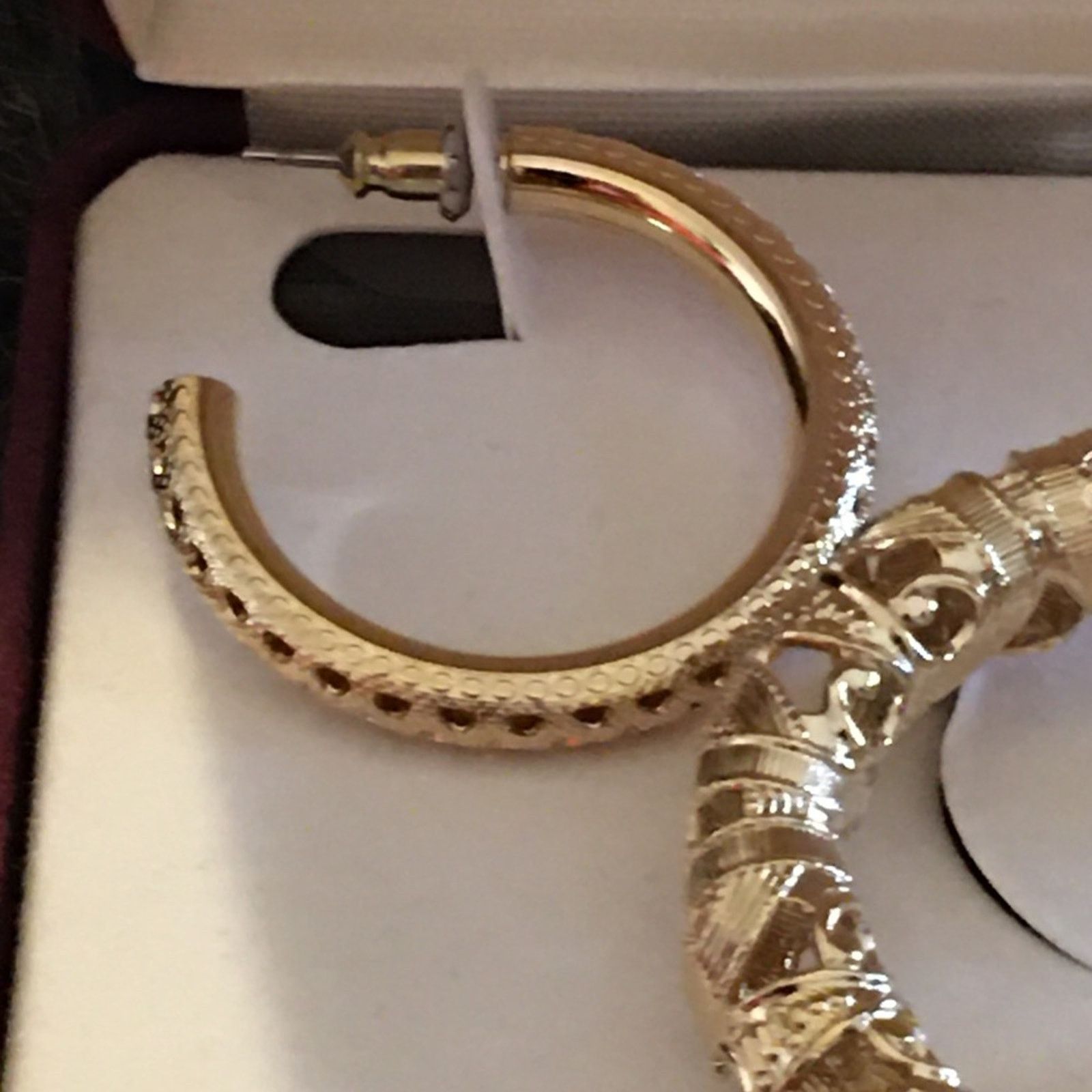 Worthington Worthington gold tone brooch and hoop earring set Size ONE SIZE - 7 Thumbnail