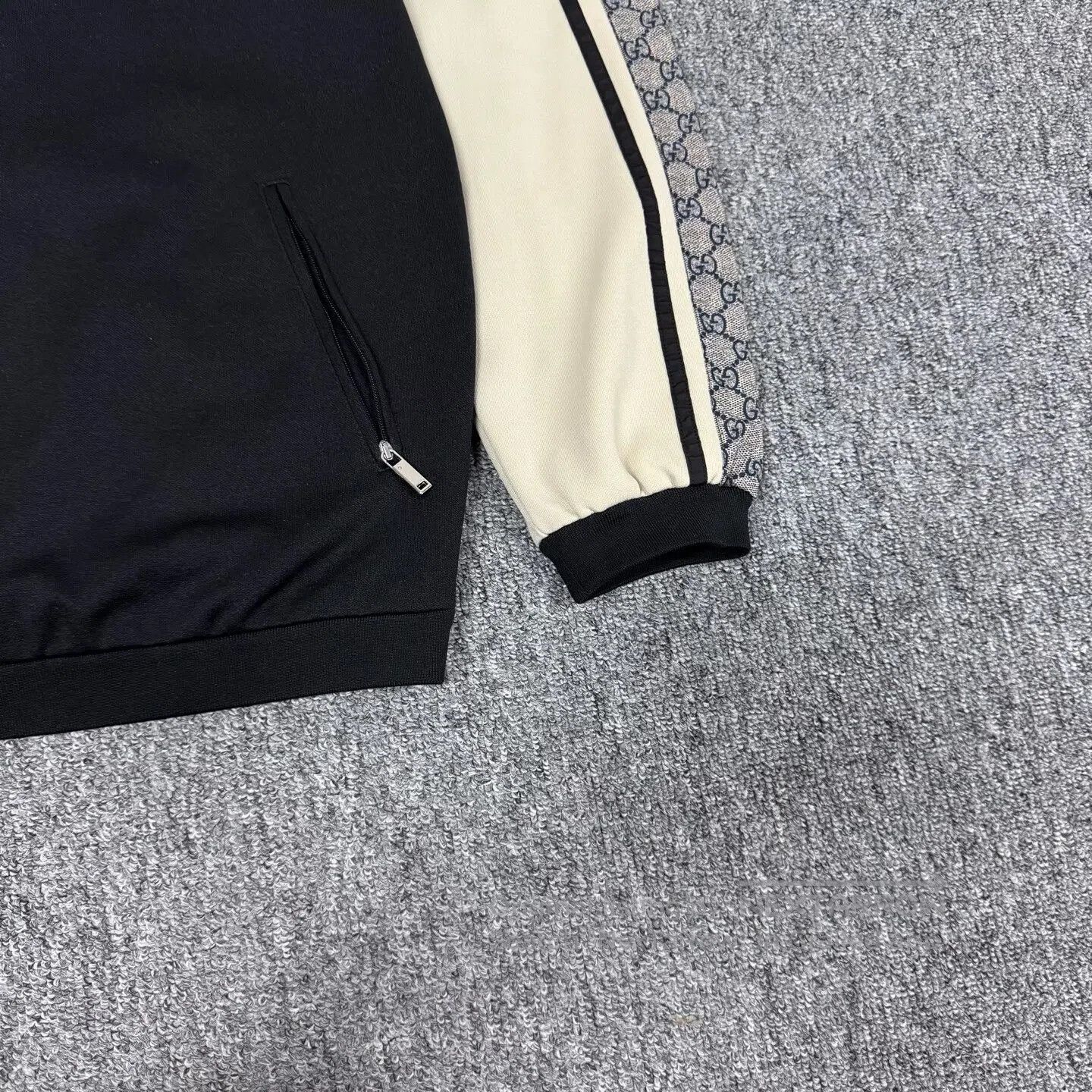 Gucci Guicci Snake pattern bid rigging; zipper jacket| Size US S / EU 44-46 / 1 - 4 Thumbnail