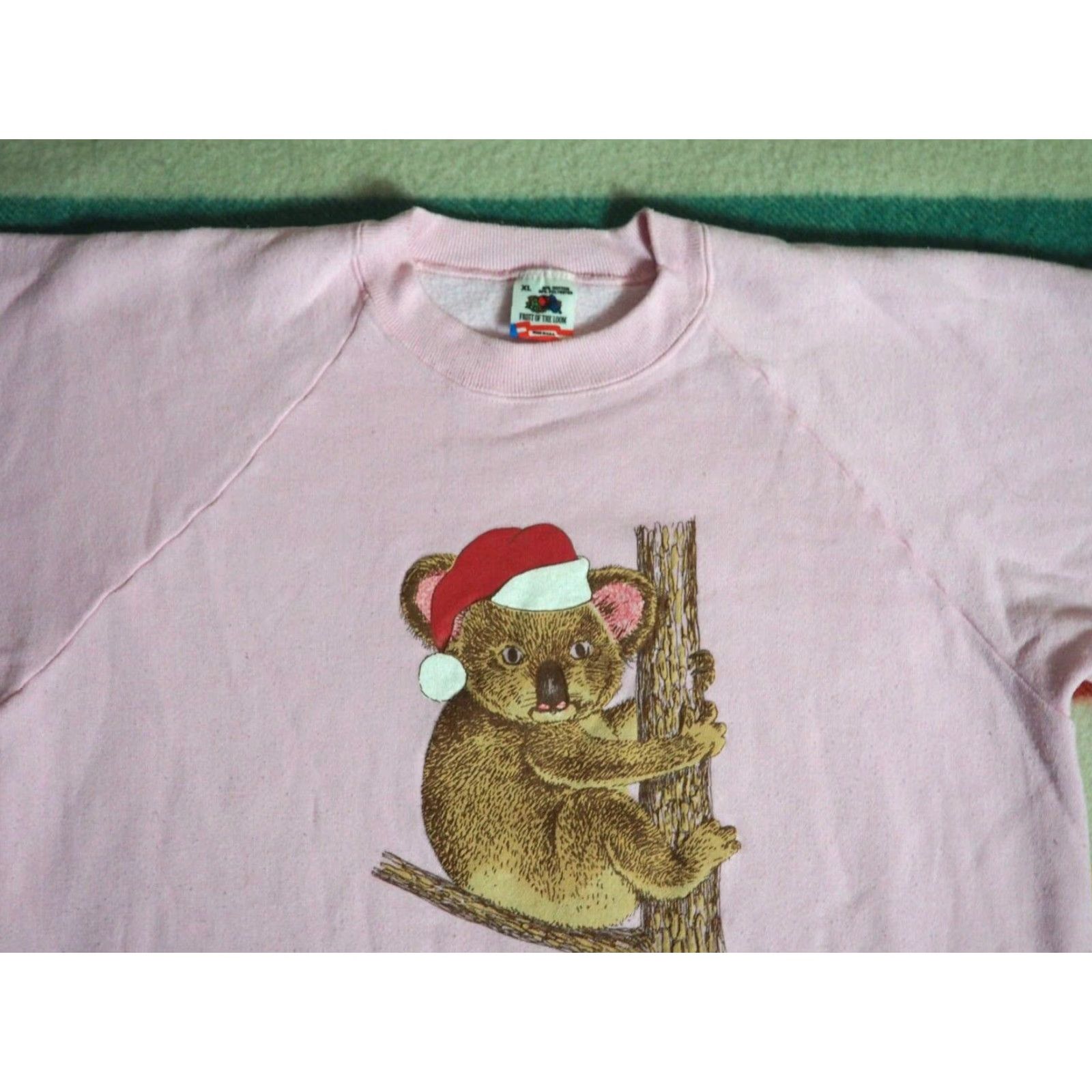 Fruit Of The Loom VINTAGE Fruit of the Loom Sweatshirt Unisex Adults 80s Pink USA Crew Neck Long Sleeve Pullover 26" Length 22" Pit to Pit L Size US L / EU 52-54 / 3 - 3 Thumbnail