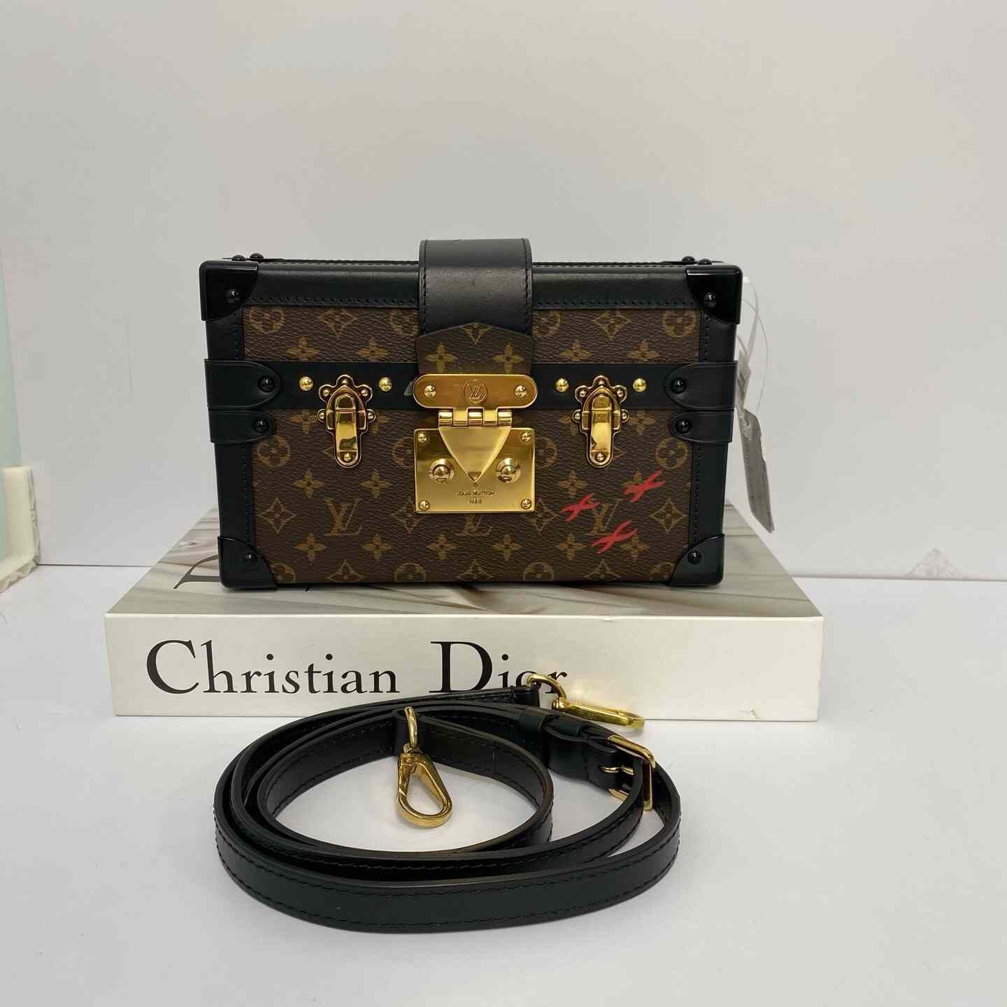 Louis Vuitton Pre-loved Bag Very good condition Size ONE SIZE - 1 Thumbnail