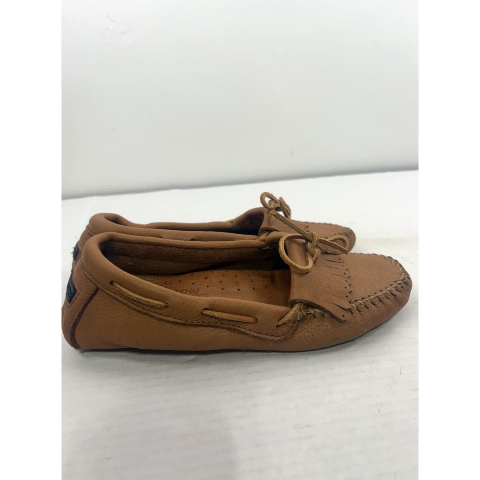 Minnetonka Minnetonka Brown Leather Moccasins Women Size 6 Comfort Casual Bohemian Size US 6 / IT 36 - 3 Thumbnail