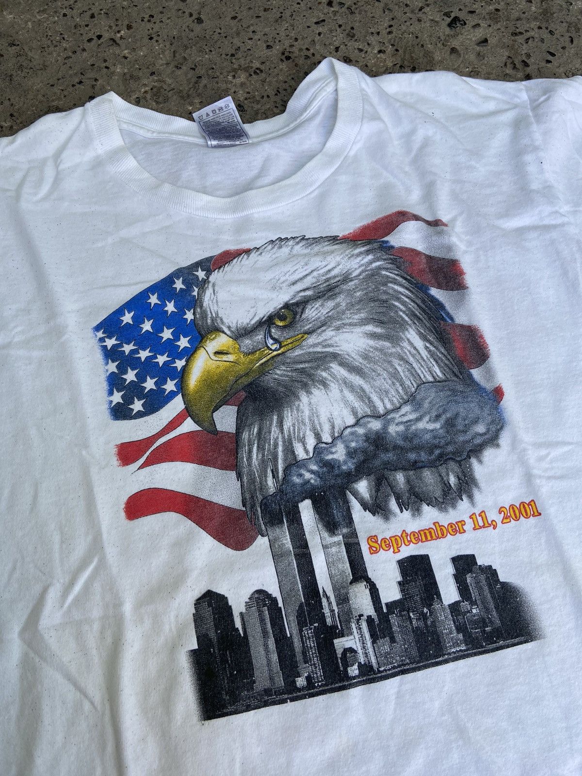 Vintage Vintage 9/11 eagle T shirt Size US L / EU 52-54 / 3 - 3 Thumbnail