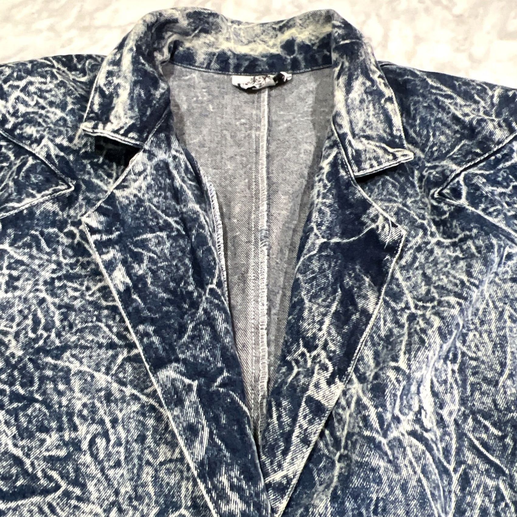 Denime VINTAGE 1980s Acid Wash Denim Jacket Women’s S 3/4 Sleeve Padded Shoulders Denim Blue Glam Rock Hi Teens Jacket Womens S Size S / US 4 / IT 40 - 3 Thumbnail