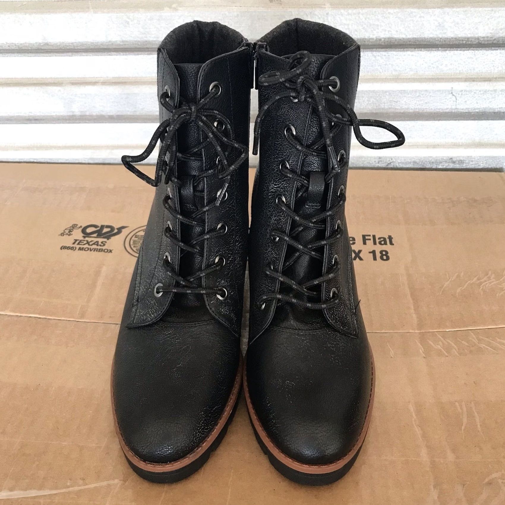 Naturalizer Naturalizer Women Black Madalynn 2 Faux Leather Distressed Lace-Up Ankle Boots 9 M Size US 9 / IT 39 - 2 Thumbnail