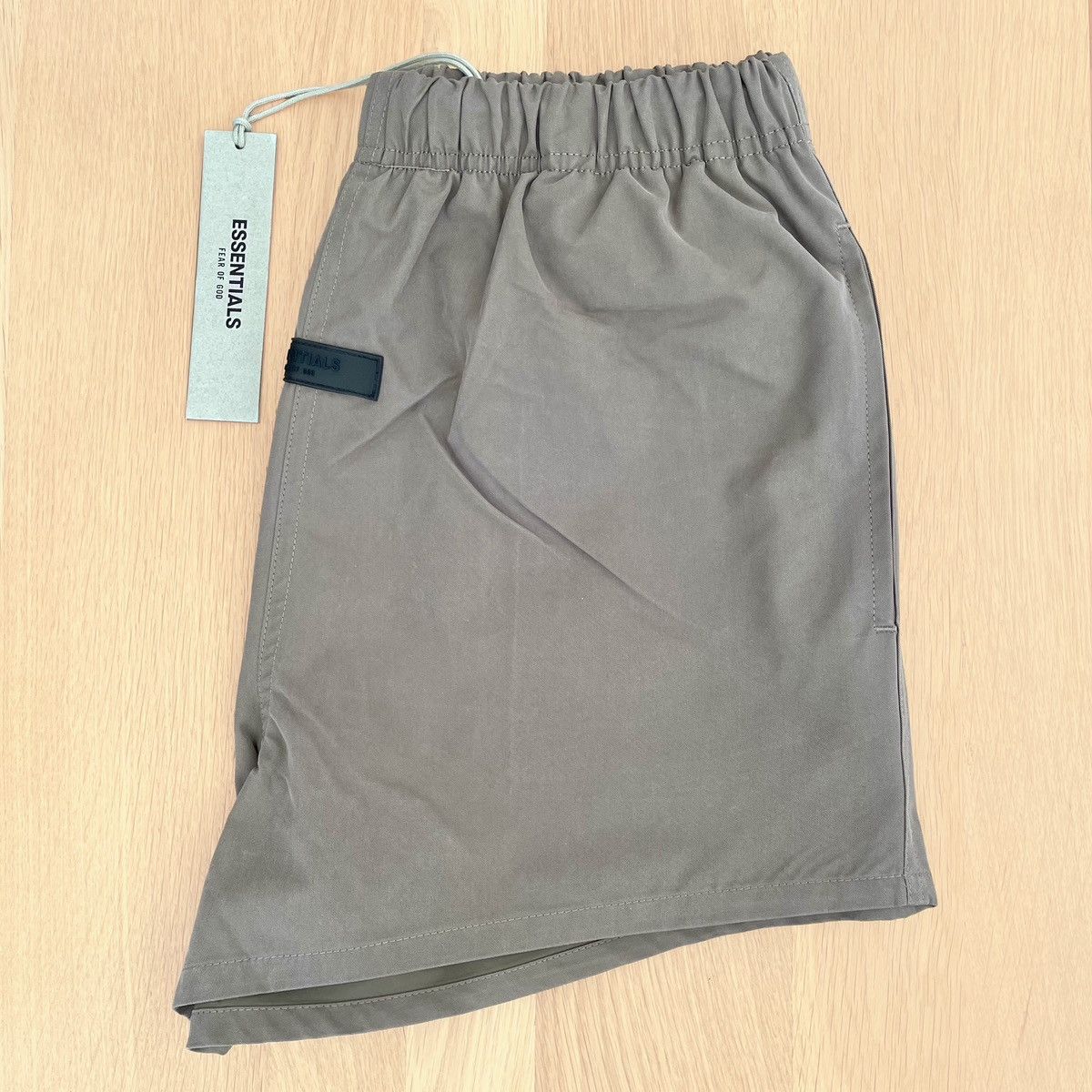 Essentials Fear of God Essentials Fall 22 WOOD Dock Shorts XS BNWT Size US 30 / EU 46 - 1 Thumbnail