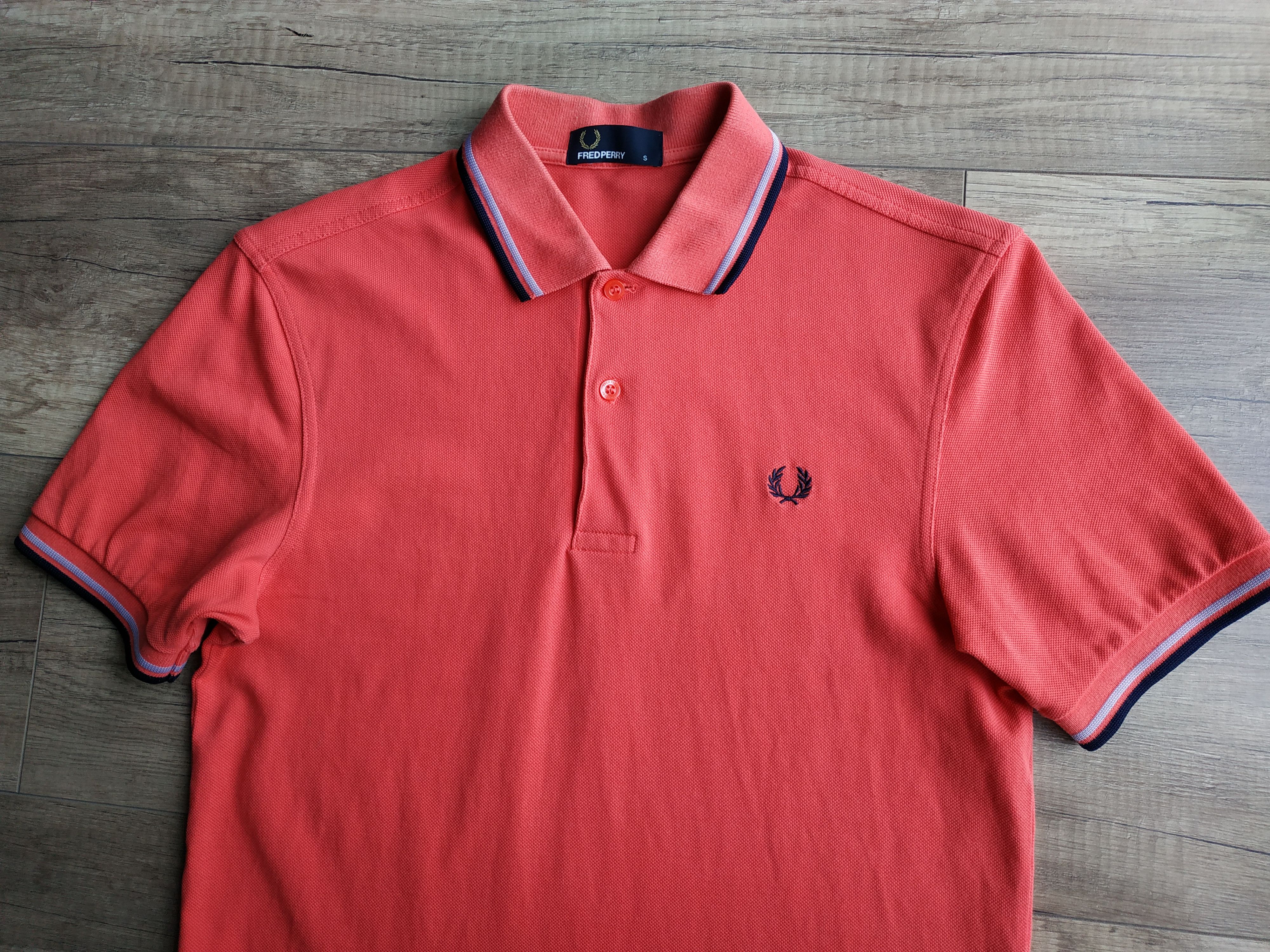 Fred Perry FRED PERRY Men's Coral Polo Shirt, s. SMALL Size US S / EU 44-46 / 1 - 2 Thumbnail