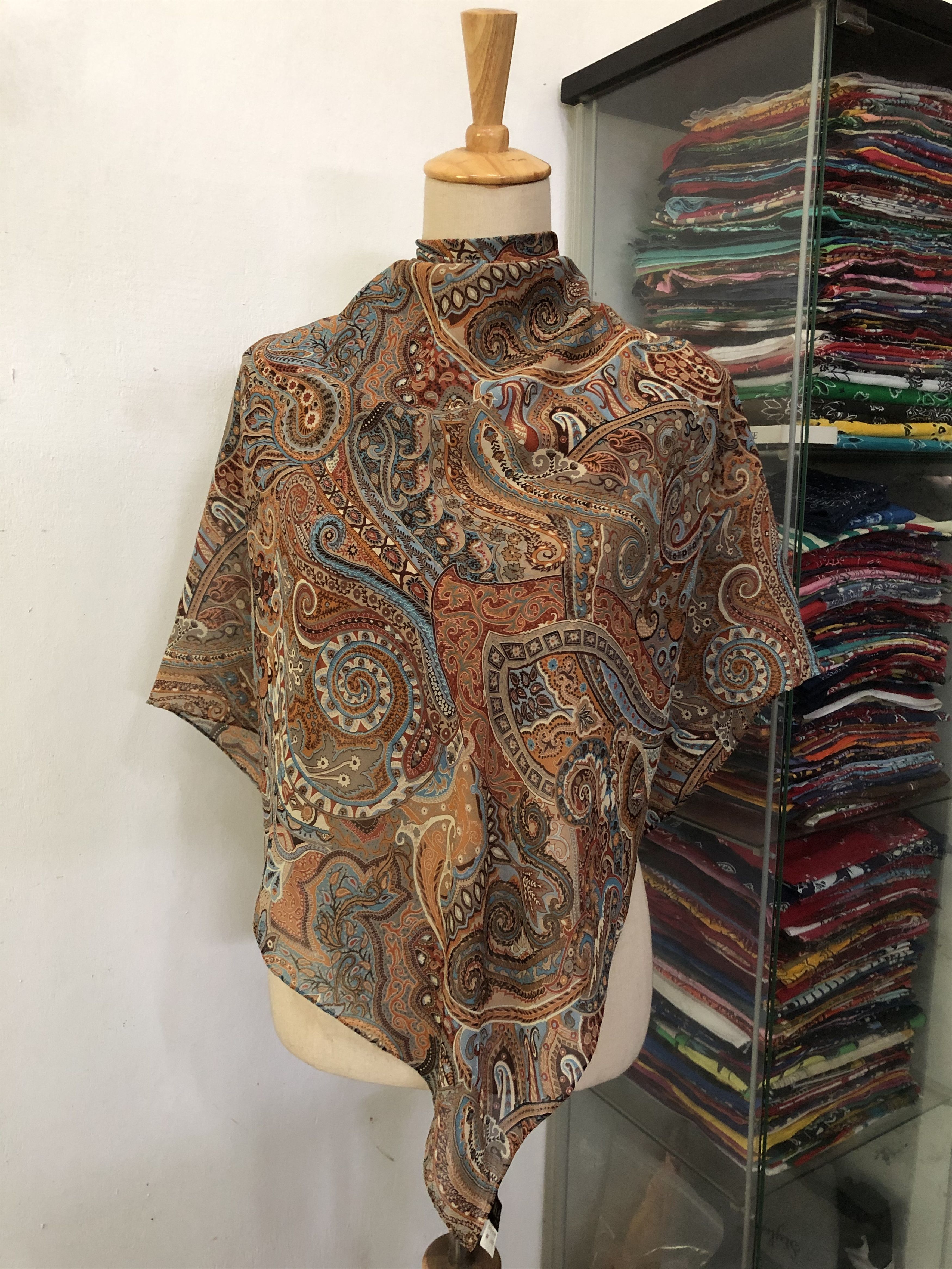 Lui di Lancetti × Vintage Vintage Lui De Lancetti Silk Scarf Size ONE SIZE - 1 Thumbnail
