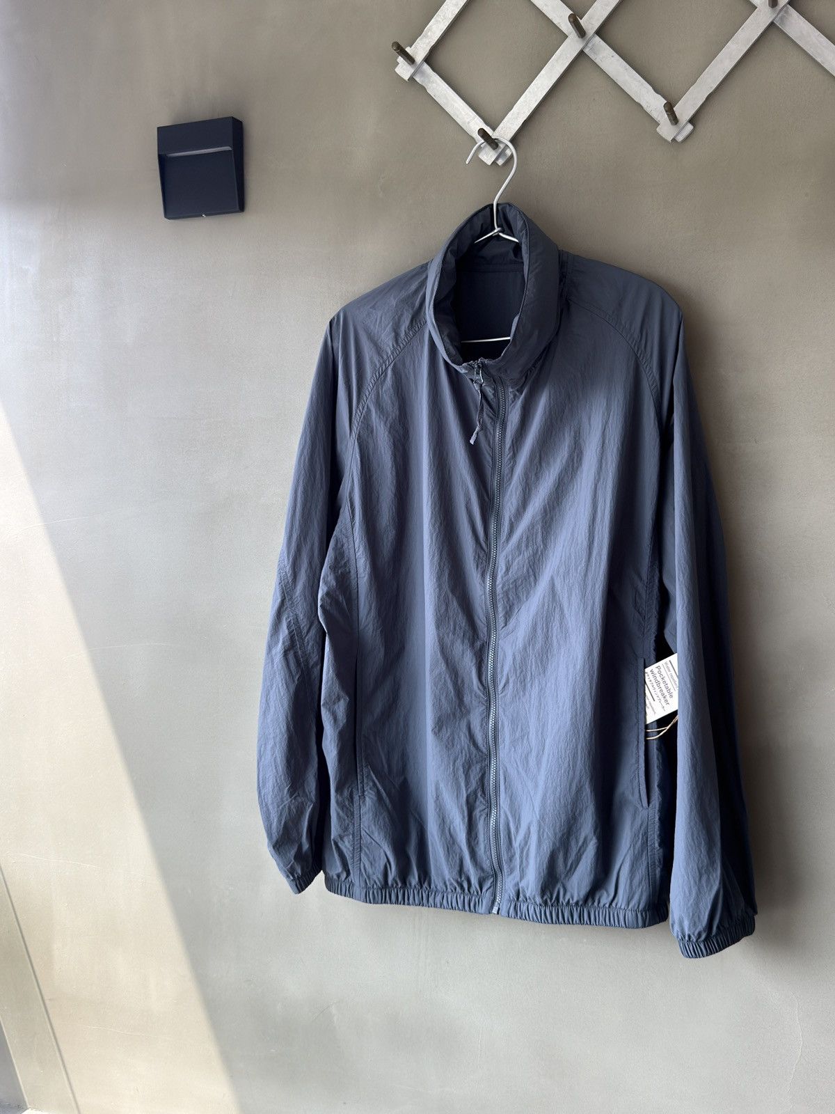 Muji MUJI Japan Mens Water Repellent Pocketable Windbreaker Size US M / EU 48-50 / 2 - 14 Thumbnail