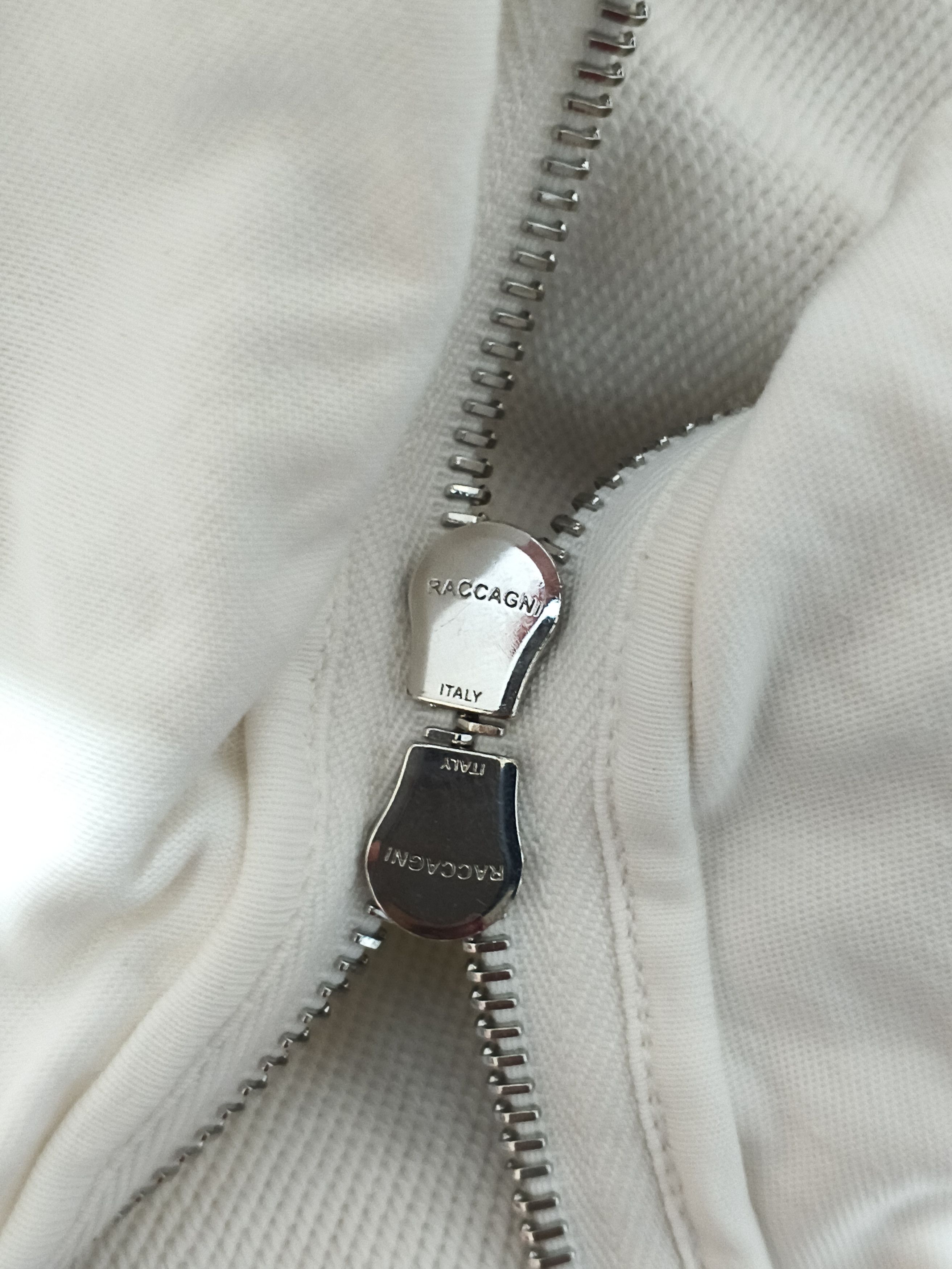 Moncler Moncler Quiet Luxury logo patch zip up hoodie Size US L / EU 52-54 / 3 - 11 Thumbnail