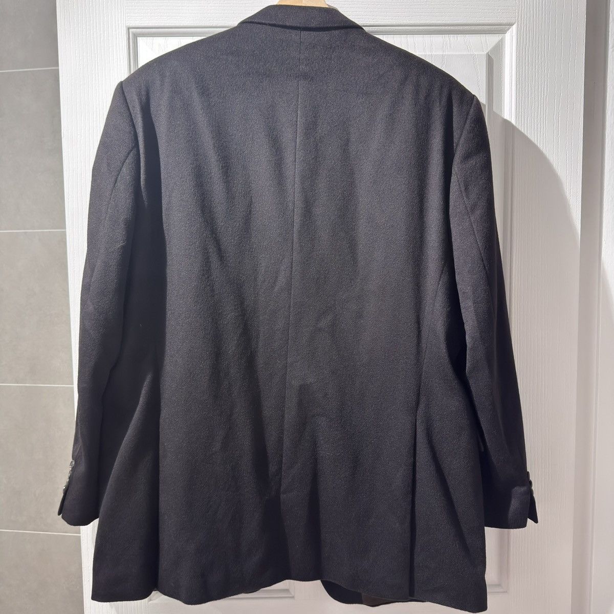 Hugo Boss Hugo Boss men’s black suit, premium Loro Piana 100% cashmere Size 46R - 7 Thumbnail