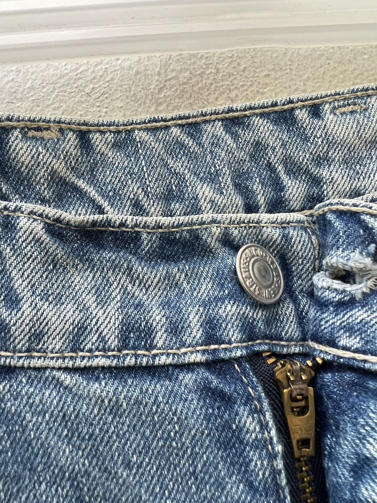 Levi's Vintage 1992 Levi’s L2 Light Blue Denim Baggy Fit Jeans Size US 33 - 7 Thumbnail