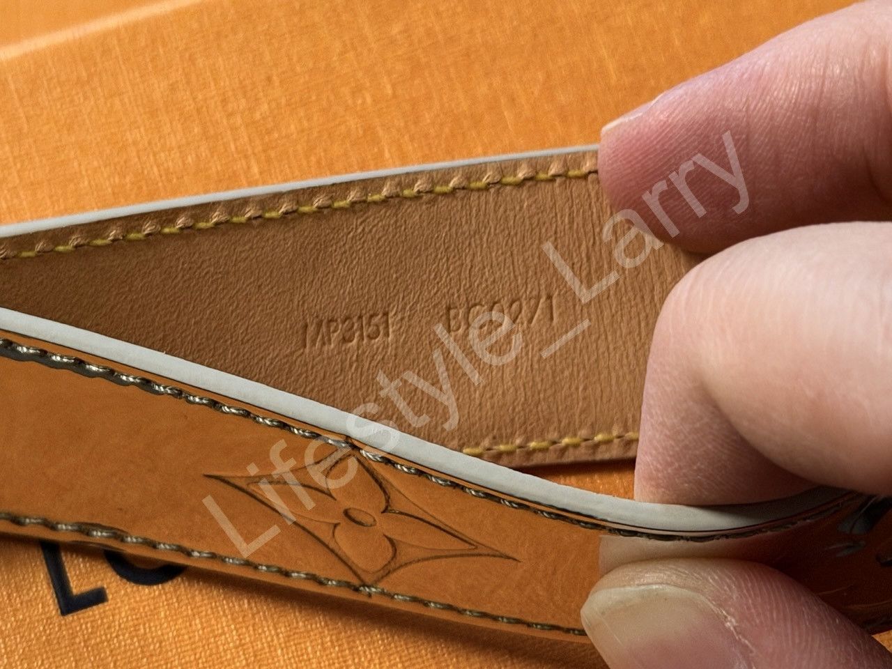 Louis Vuitton Louis Vuitton Dragonne Monogram Mirror Keychain MP3151 Size ONE SIZE - 10 Thumbnail